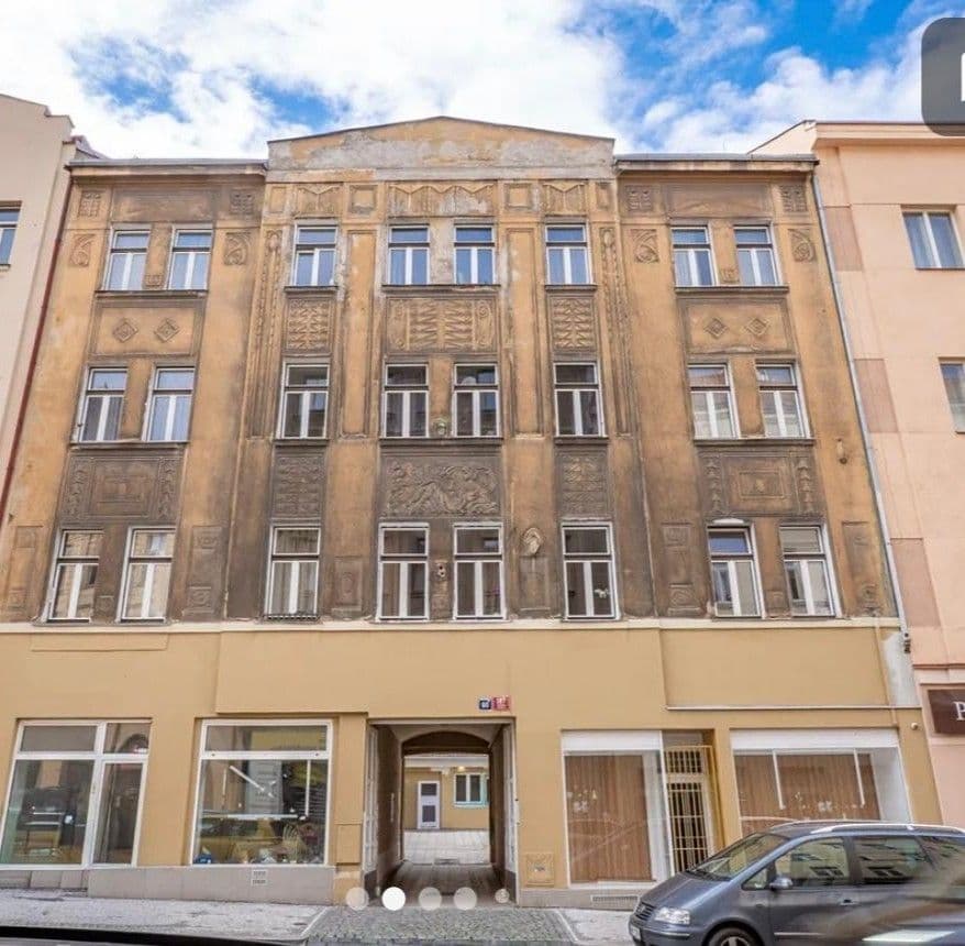 Prenájom garáže 15 m², Husitská, Praha, Praha Prenájom garáže 15 m², Husitská, Praha, Praha
