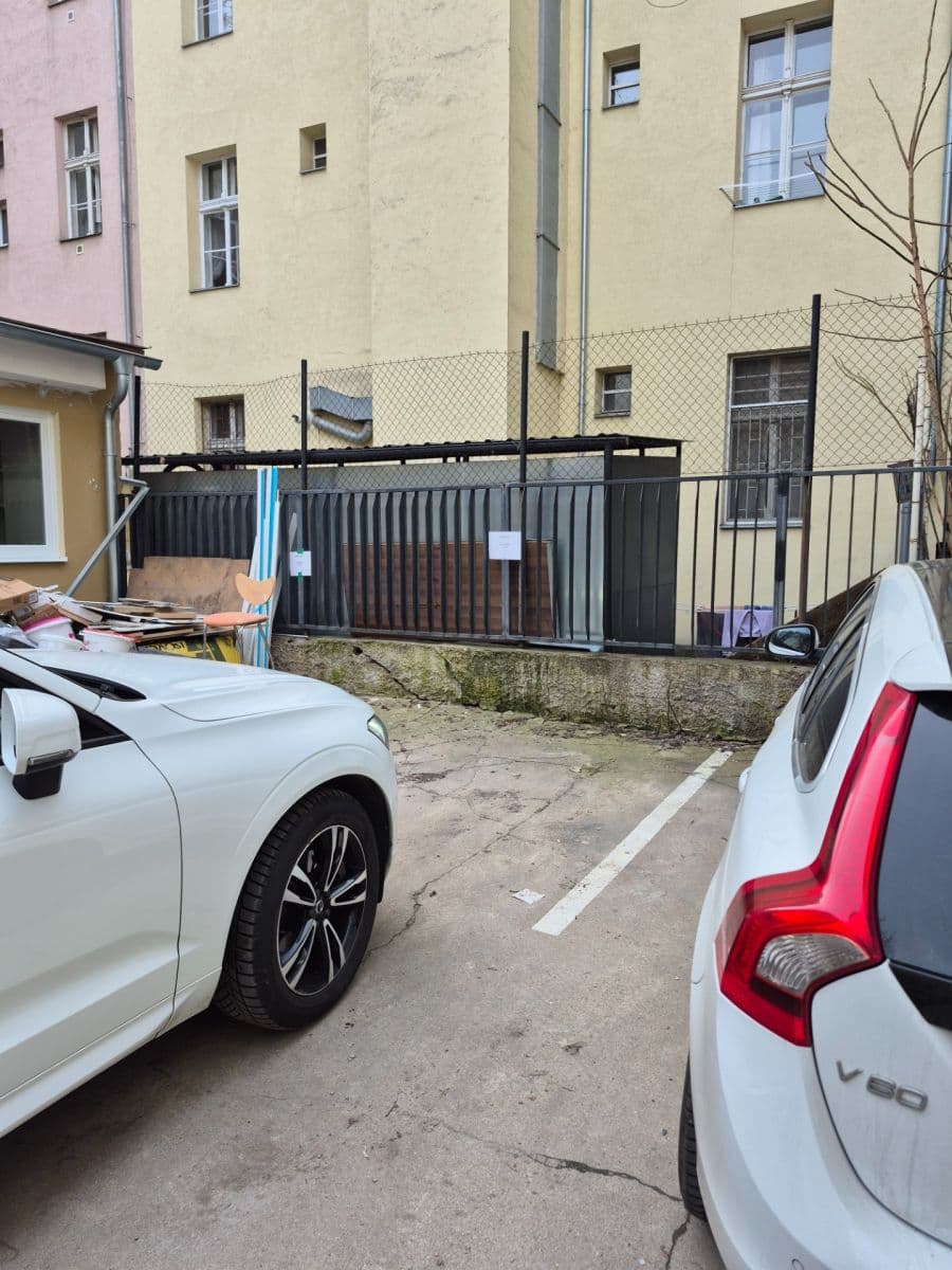 Prenájom garáže 15 m², Husitská, Praha, Praha Prenájom garáže 15 m², Husitská, Praha, Praha