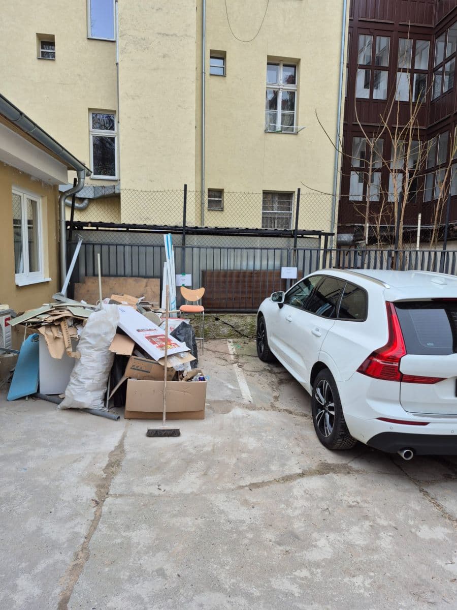 Prenájom garáže 15 m², Husitská, Praha, Praha Prenájom garáže 15 m², Husitská, Praha, Praha