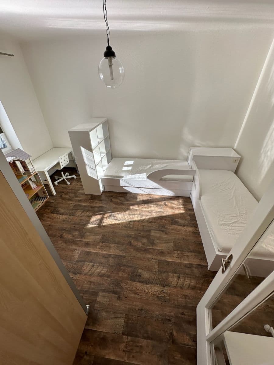 Prenájom bytu 3-izbový 130 m², Na Nivách, Praha, Praha Prenájom bytu 3-izbový 130 m², Na Nivách, Praha, Praha