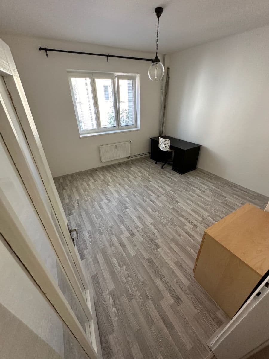 Prenájom bytu 3-izbový 130 m², Na Nivách, Praha, Praha Prenájom bytu 3-izbový 130 m², Na Nivách, Praha, Praha