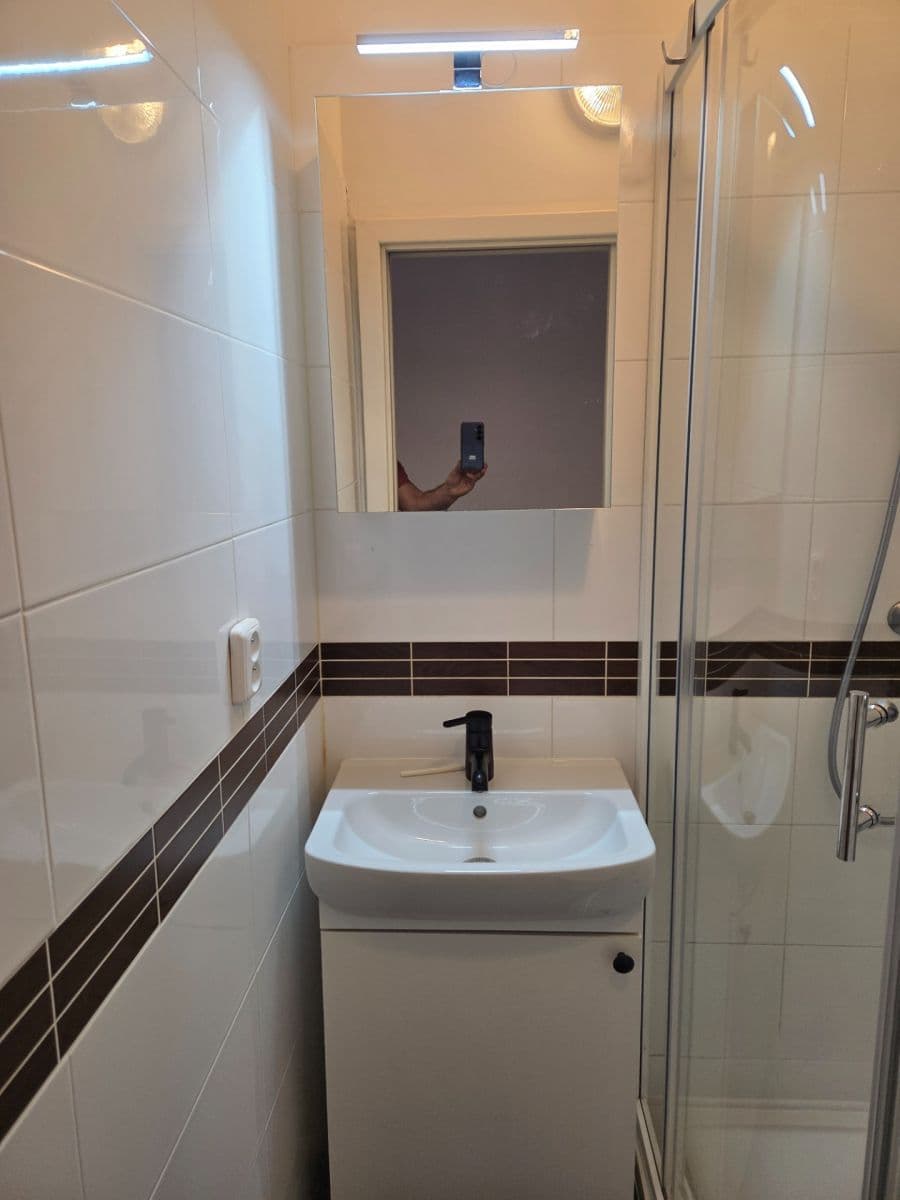 Prenájom bytu Garsoniéra 18 m², Zúžená, Praha, Praha Prenájom bytu Garsoniéra 18 m², Zúžená, Praha, Praha