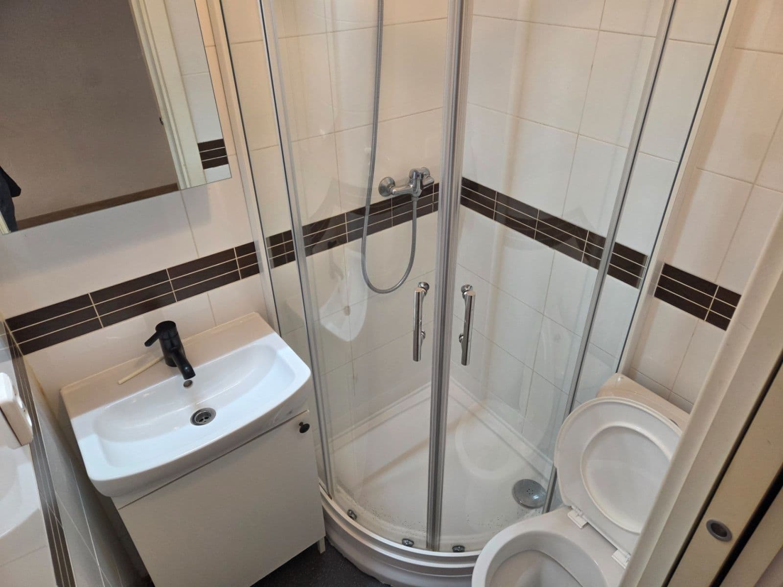 Prenájom bytu Garsoniéra 18 m², Zúžená, Praha, Praha Prenájom bytu Garsoniéra 18 m², Zúžená, Praha, Praha