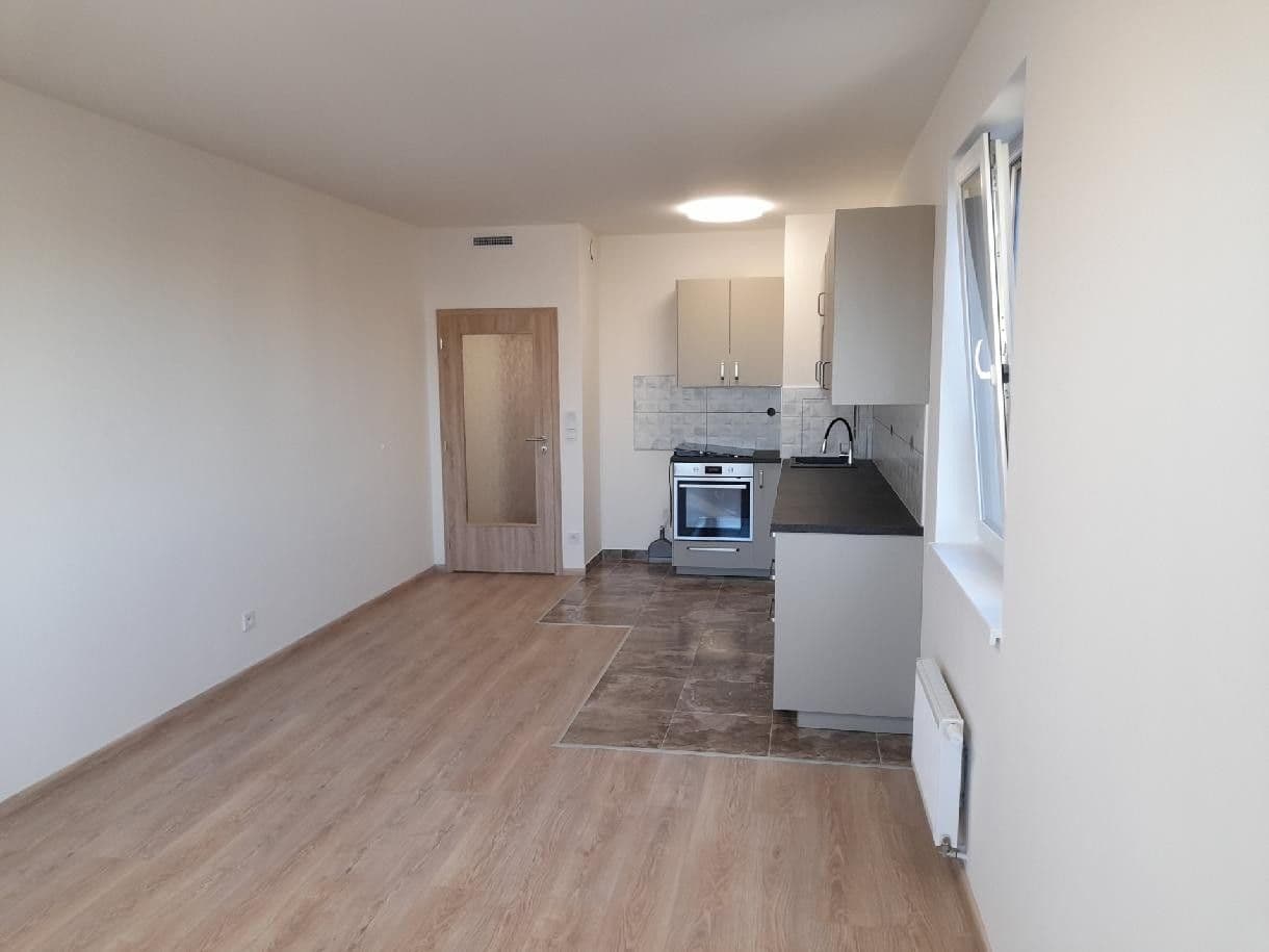 Prenájom bytu 3-izbový 70 m², U Továren, Praha, Praha Prenájom bytu 3-izbový 70 m², U Továren, Praha, Praha
