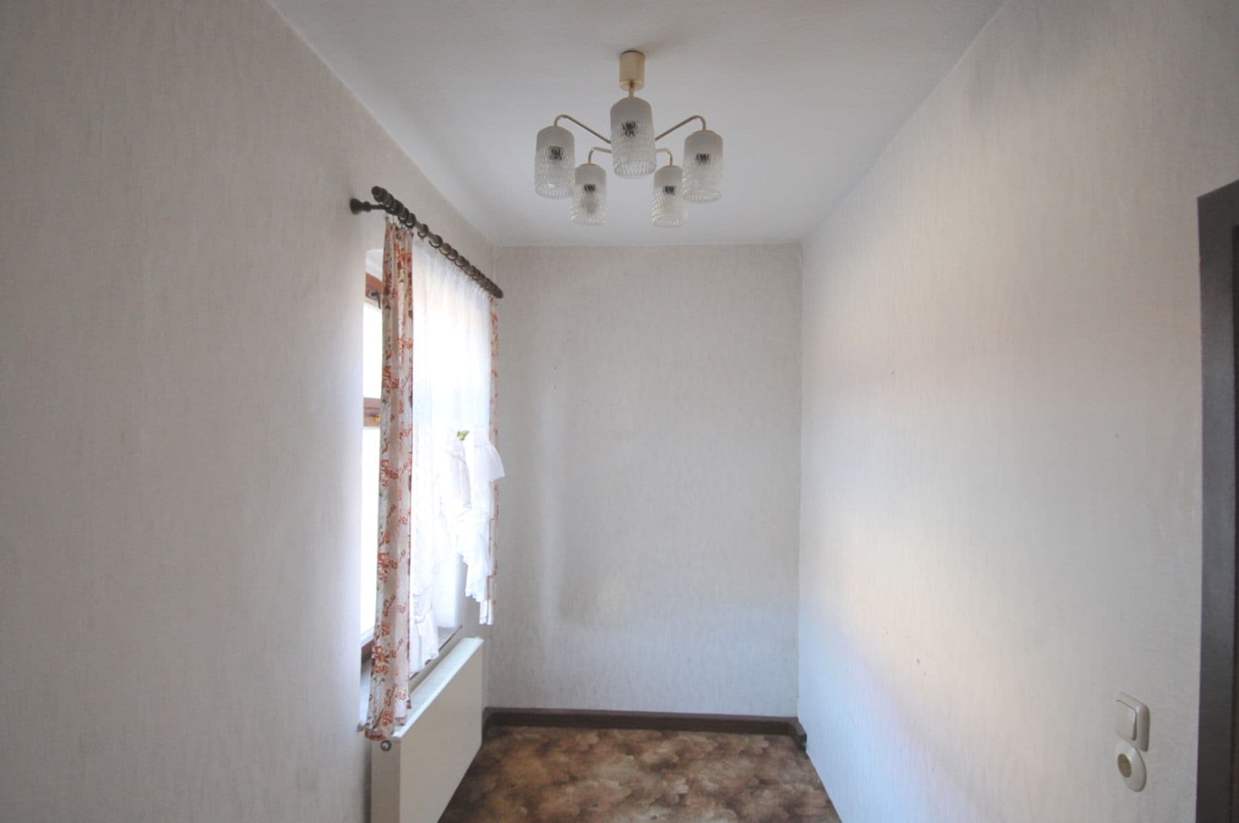 Predaj domu 200 m², pozemek 1.623 m², Hauptstraße, Oderwitz, Sasko Predaj domu 200 m², pozemek 1.623 m², Hauptstraße, Oderwitz, Sasko