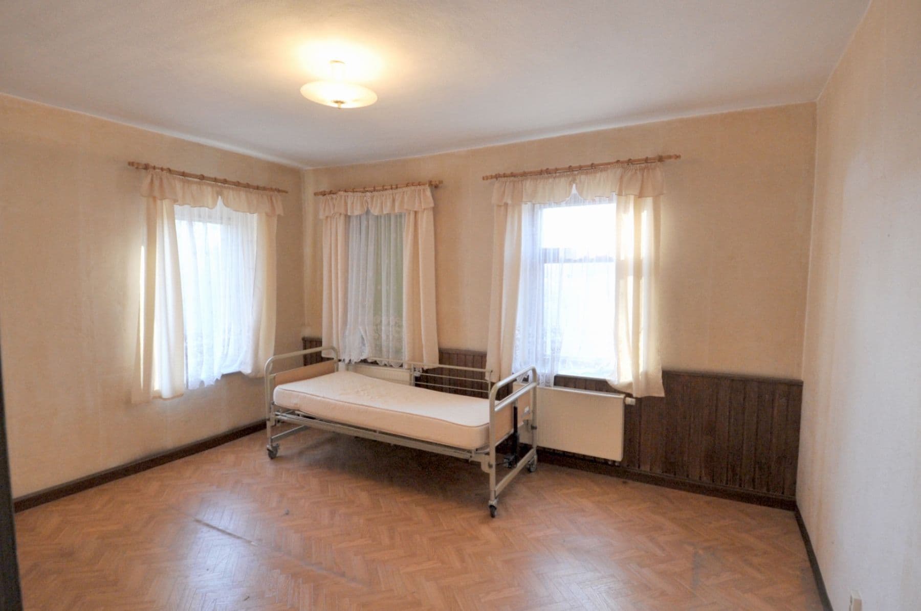 Predaj domu 200 m², pozemek 1.623 m², Hauptstraße, Oderwitz, Sasko Predaj domu 200 m², pozemek 1.623 m², Hauptstraße, Oderwitz, Sasko