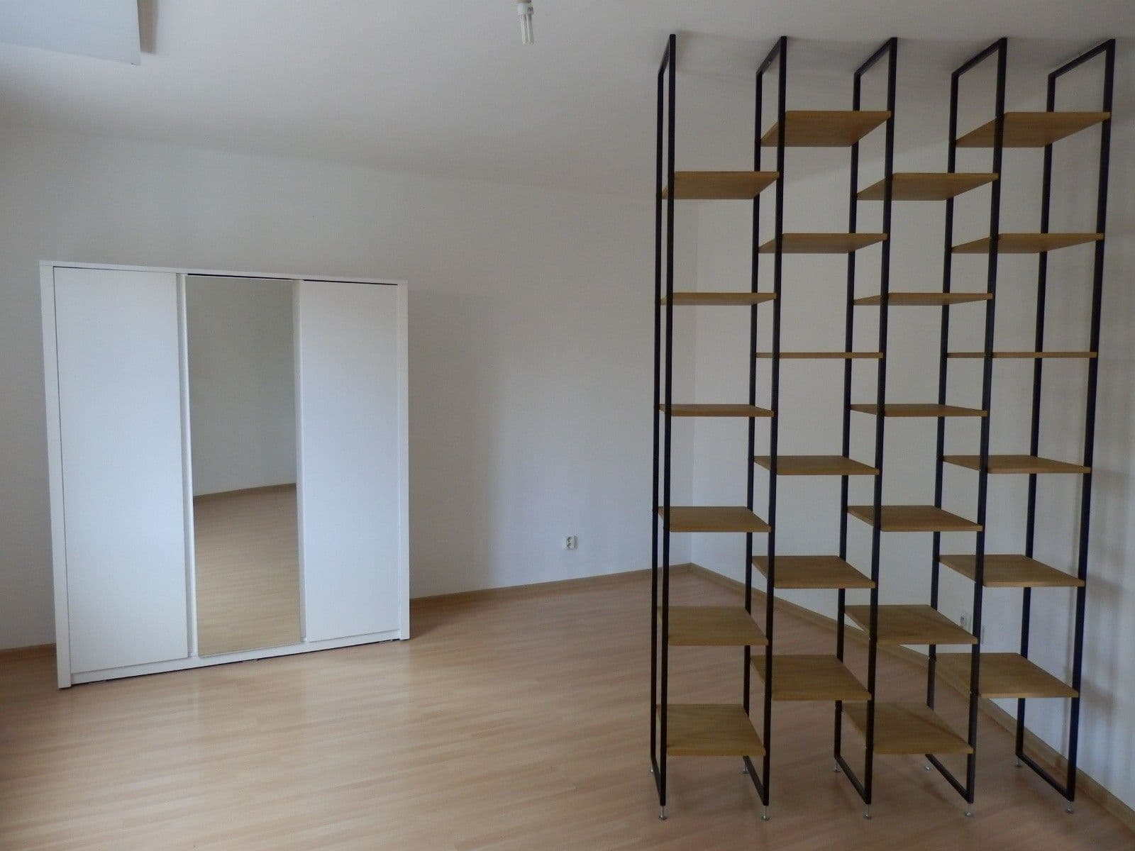 Prenájom bytu 1-izbový 44 m², Jarošova, Znojmo, Jihomoravský kraj Prenájom bytu 1-izbový 44 m², Jarošova, Znojmo, Jihomoravský kraj