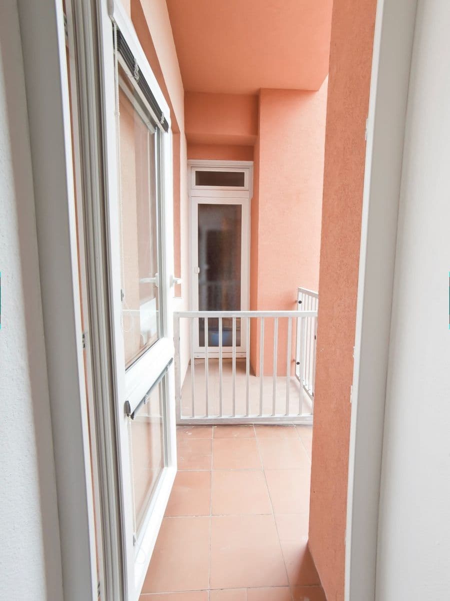 Prenájom bytu 1-izbový 44 m², Jarošova, Znojmo, Jihomoravský kraj Prenájom bytu 1-izbový 44 m², Jarošova, Znojmo, Jihomoravský kraj