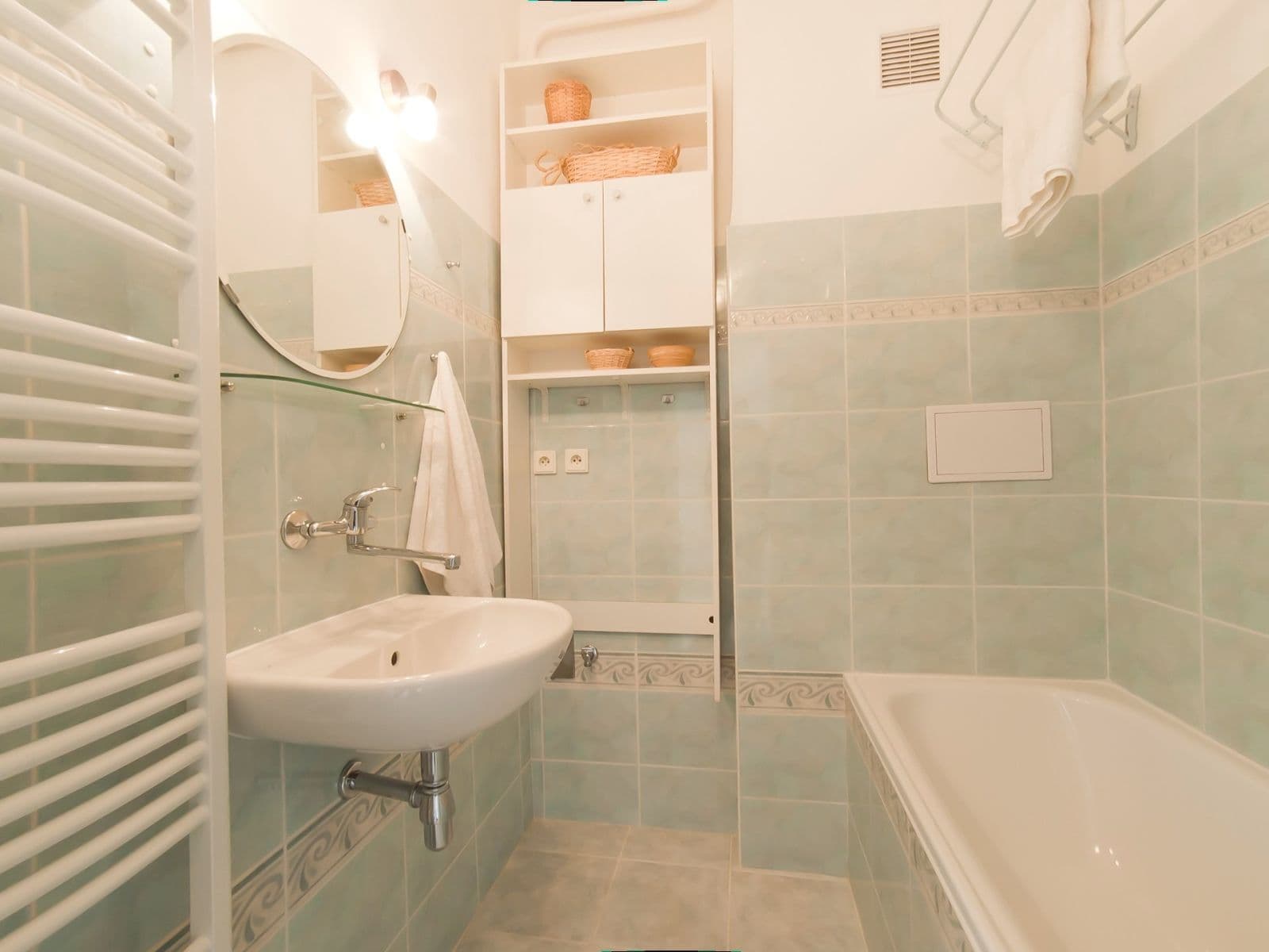 Prenájom bytu 1-izbový 44 m², Jarošova, Znojmo, Jihomoravský kraj Prenájom bytu 1-izbový 44 m², Jarošova, Znojmo, Jihomoravský kraj