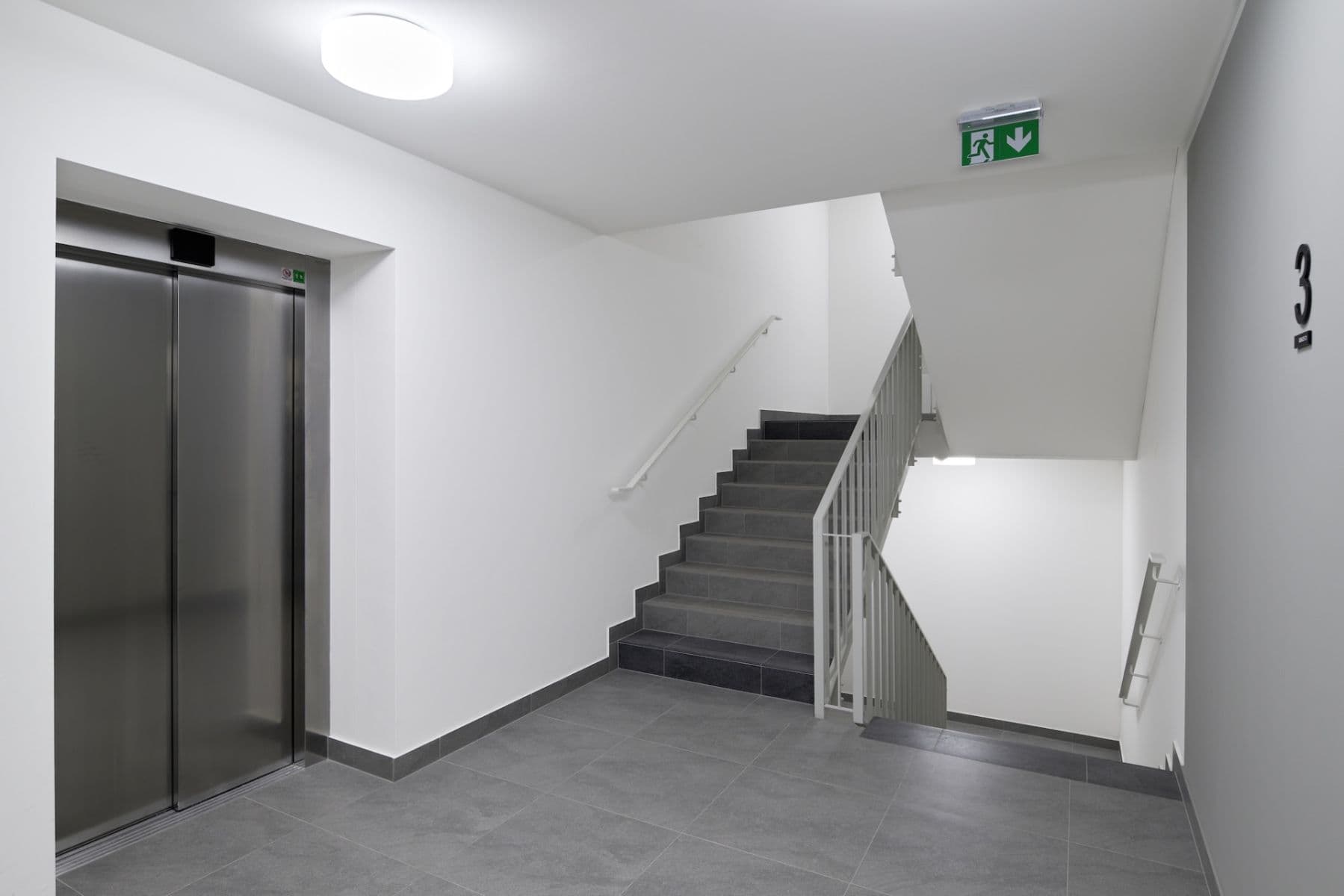 Prenájom bytu 3-izbový 86 m², Střídavá, Praha, Praha Prenájom bytu 3-izbový 86 m², Střídavá, Praha, Praha