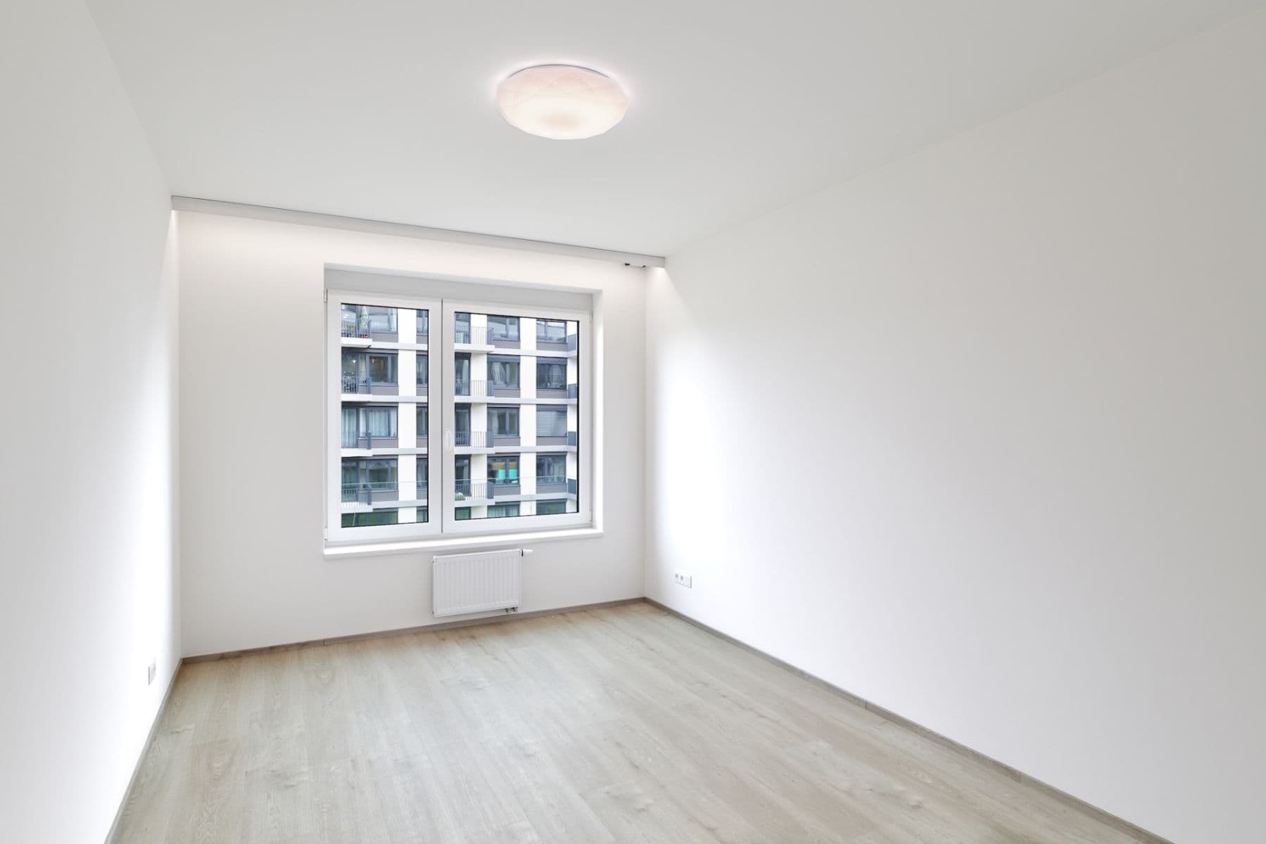 Prenájom bytu 3-izbový 86 m², Střídavá, Praha, Praha Prenájom bytu 3-izbový 86 m², Střídavá, Praha, Praha