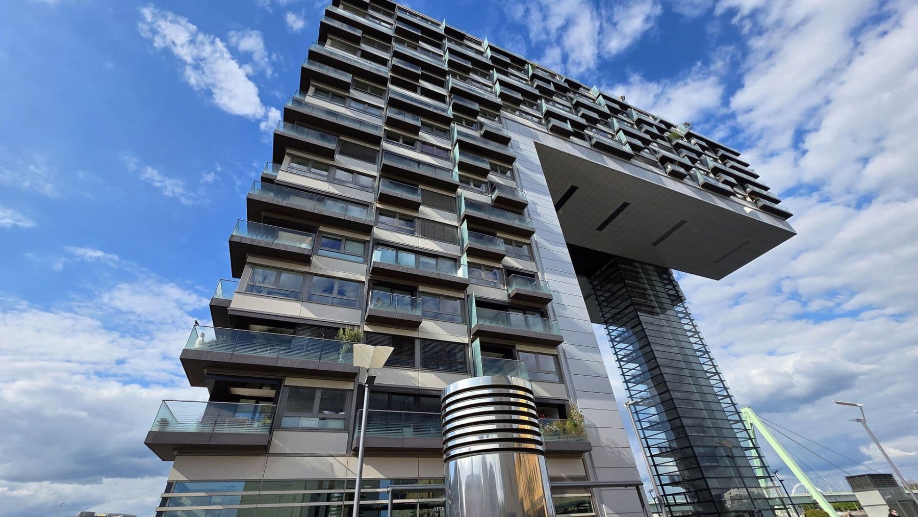 Prenájom bytu 3-izbový 110 m², Im Zollhafen 12, Köln, Severné Porýnie - Westfálsko Prenájom bytu 3-izbový 110 m², Im Zollhafen 12, Köln, Severné Porýnie - Westfálsko