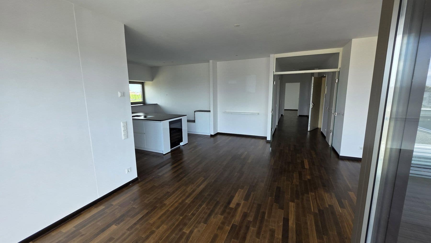 Prenájom bytu 3-izbový 110 m², Im Zollhafen 12, Köln, Severné Porýnie - Westfálsko Prenájom bytu 3-izbový 110 m², Im Zollhafen 12, Köln, Severné Porýnie - Westfálsko