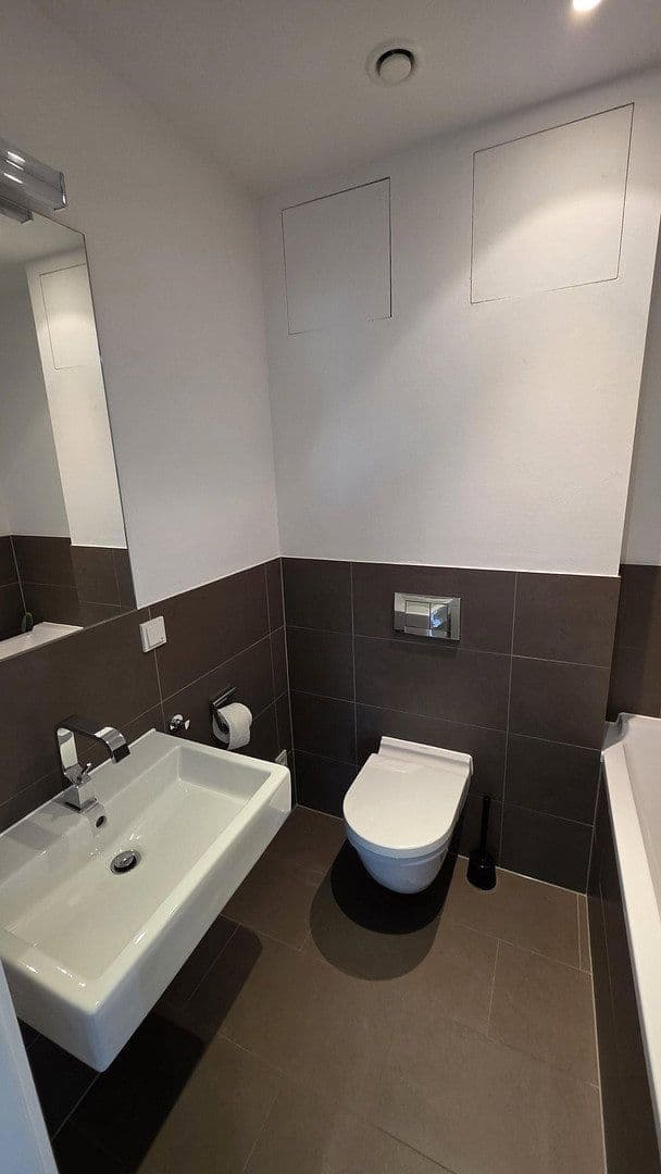 Prenájom bytu 3-izbový 110 m², Im Zollhafen 12, Köln, Severné Porýnie - Westfálsko Prenájom bytu 3-izbový 110 m², Im Zollhafen 12, Köln, Severné Porýnie - Westfálsko