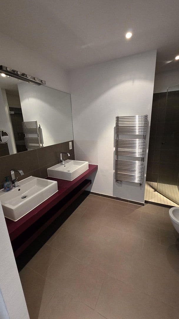 Prenájom bytu 3-izbový 110 m², Im Zollhafen 12, Köln, Severné Porýnie - Westfálsko Prenájom bytu 3-izbový 110 m², Im Zollhafen 12, Köln, Severné Porýnie - Westfálsko