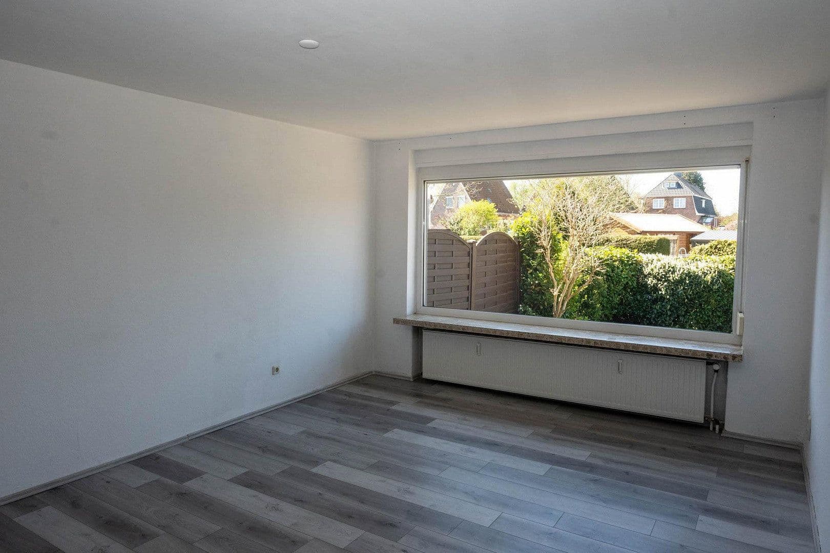 Predaj domu 98 m², pozemek 172 m², Schölischer Hochfeld 25, Stade, Dolné Sasko Predaj domu 98 m², pozemek 172 m², Schölischer Hochfeld 25, Stade, Dolné Sasko