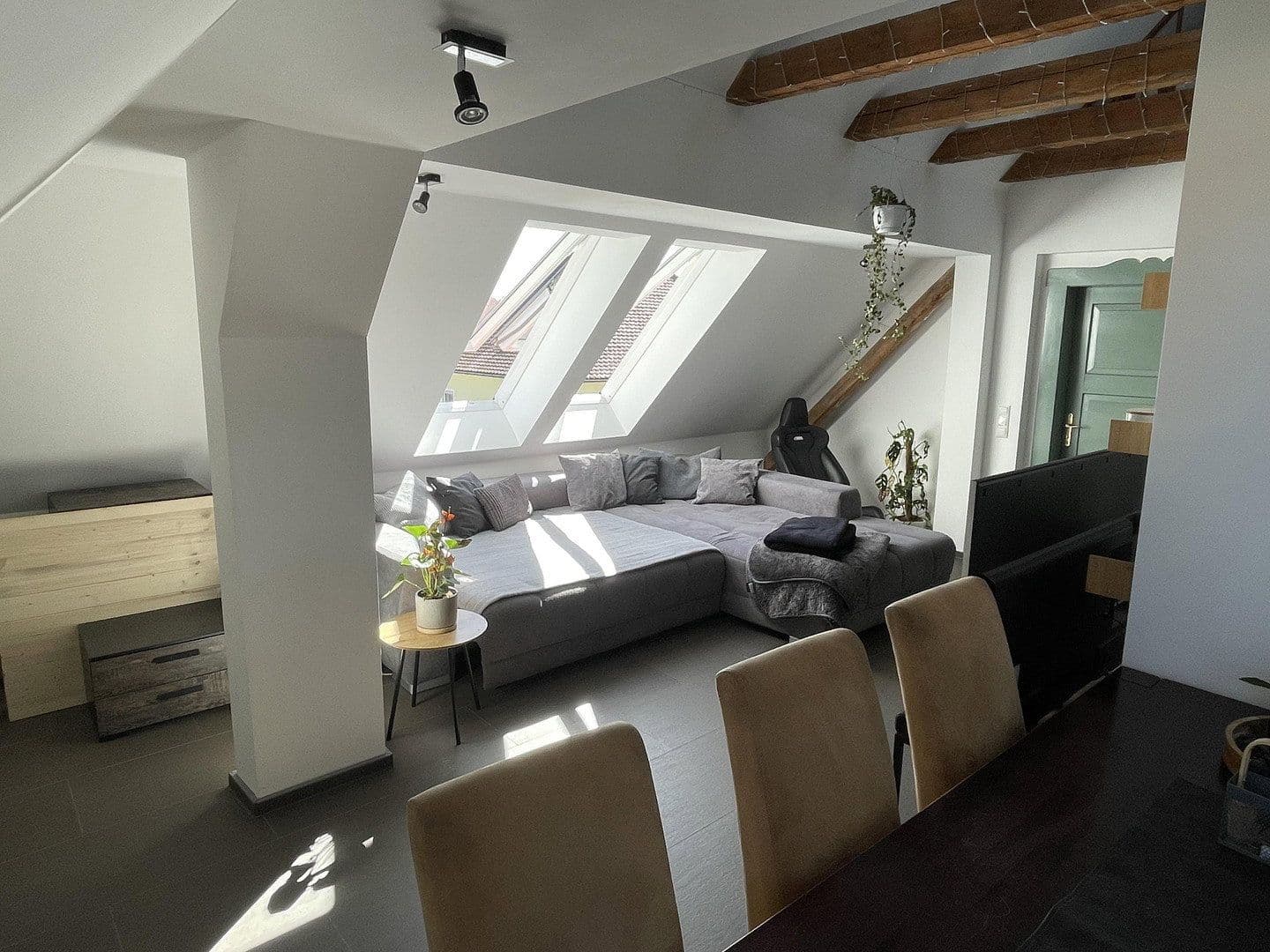 Prenájom bytu 2-izbový 80 m², Bruck i.d.OPf., Bavorsko Prenájom bytu 2-izbový 80 m², Bruck i.d.OPf., Bavorsko