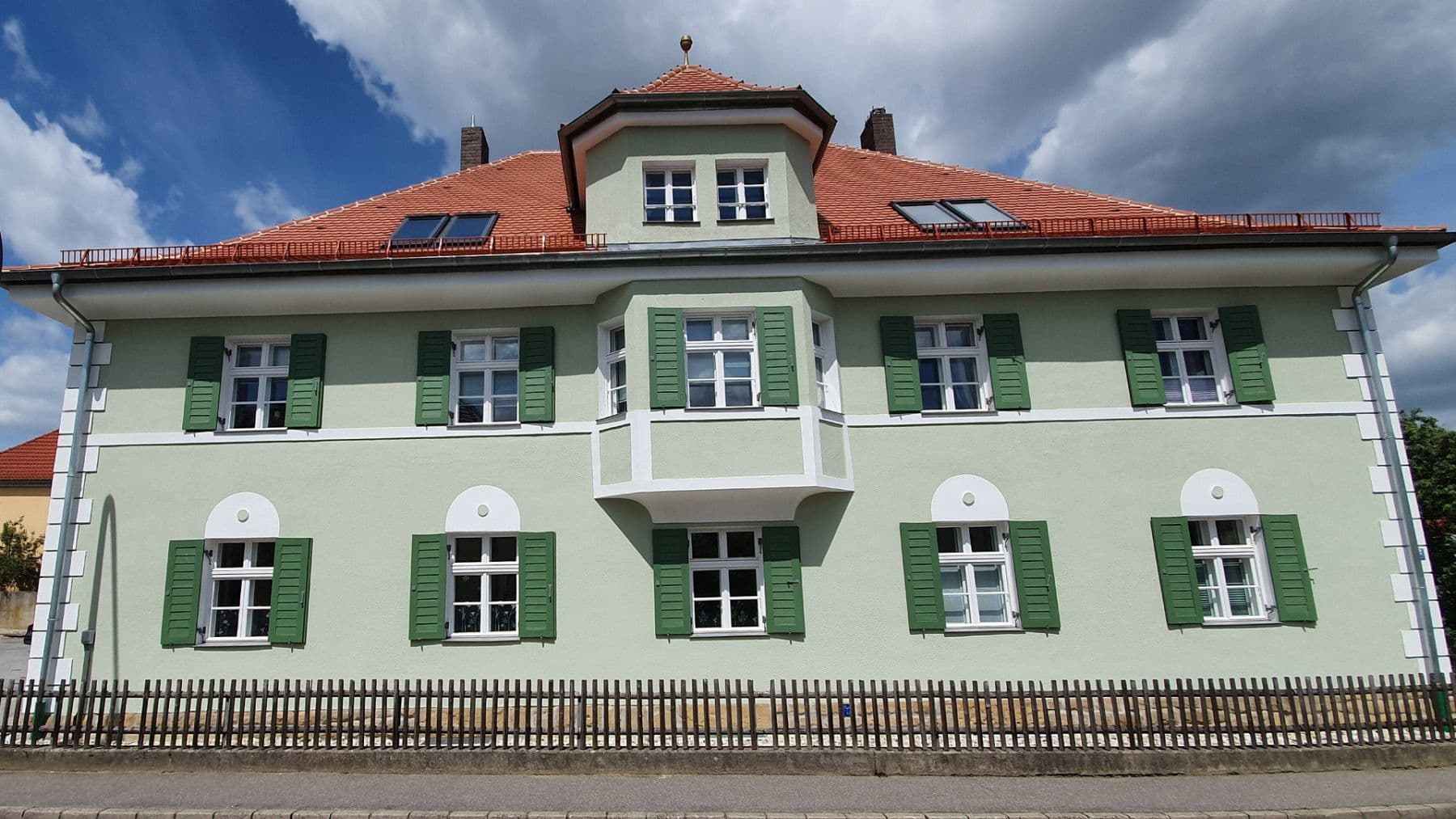 Prenájom bytu 2-izbový 80 m², Bruck i.d.OPf., Bavorsko Prenájom bytu 2-izbový 80 m², Bruck i.d.OPf., Bavorsko