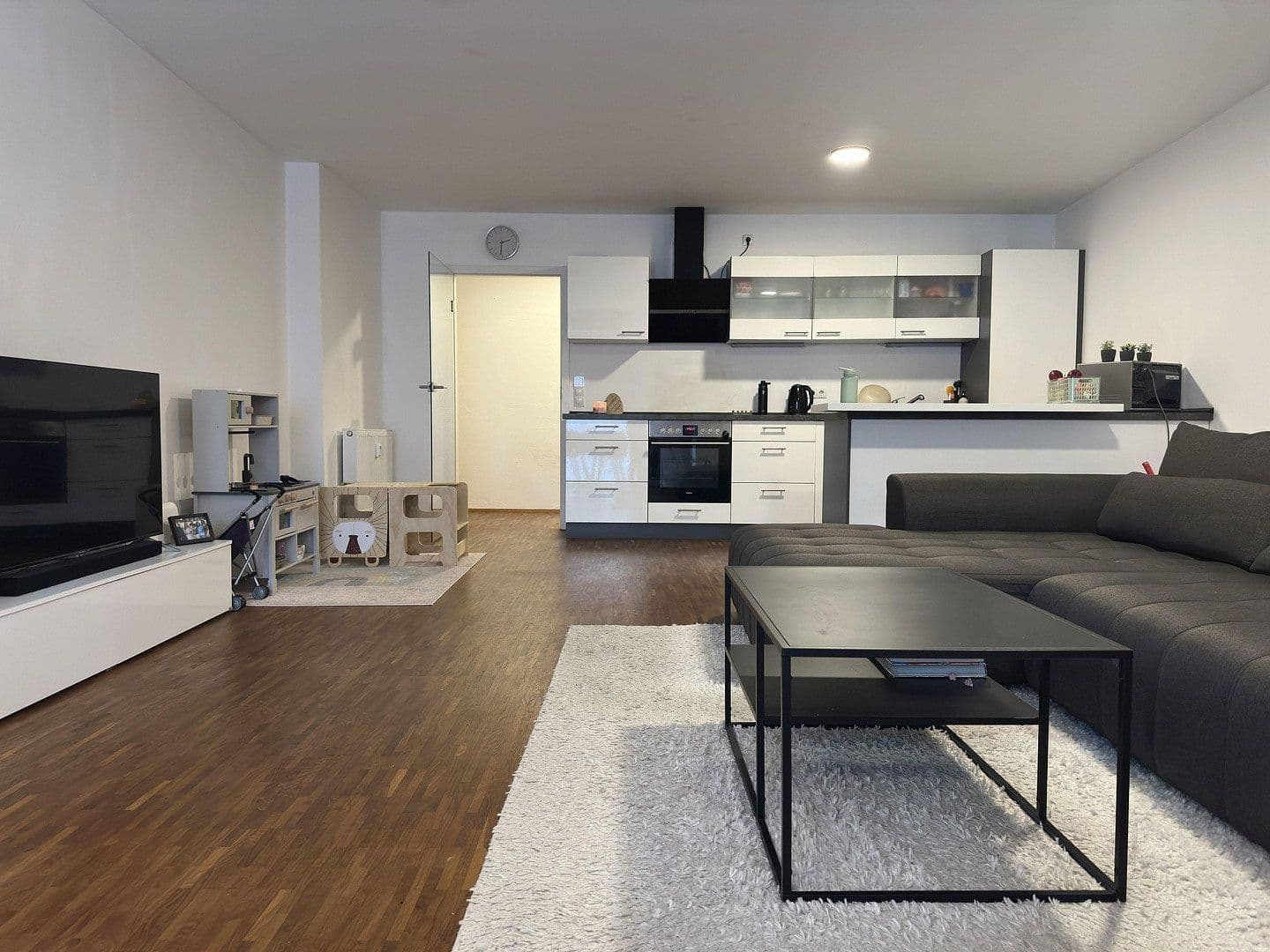 Prenájom bytu 3-izbový 115 m², Pielenhofen, Bavorsko Prenájom bytu 3-izbový 115 m², Pielenhofen, Bavorsko