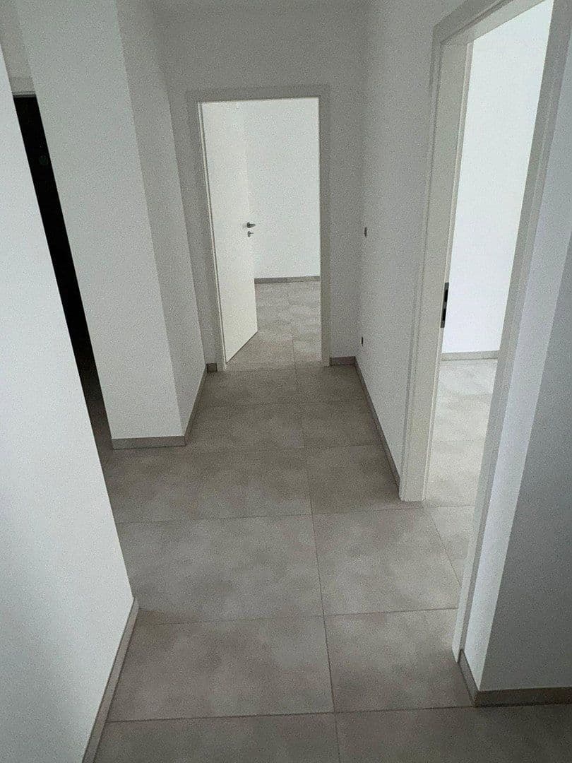 Prenájom bytu 4-izbový 107 m², Berliner Str. 911, Köln, Severné Porýnie - Westfálsko Prenájom bytu 4-izbový 107 m², Berliner Str. 911, Köln, Severné Porýnie - Westfálsko