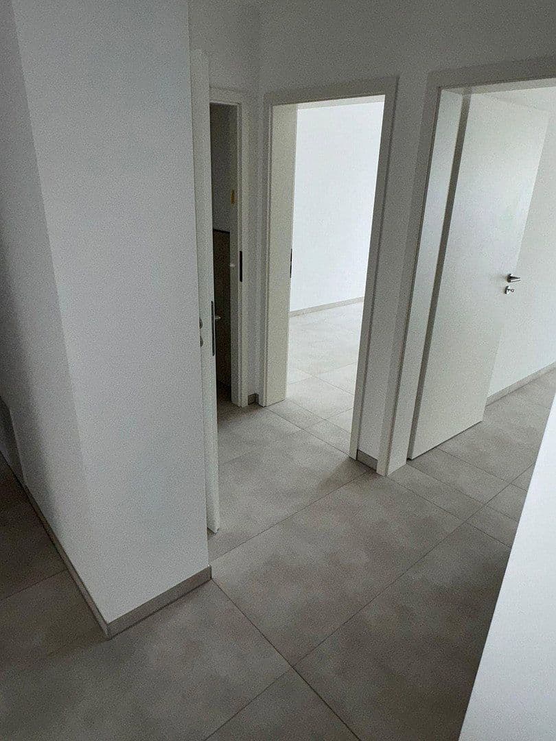 Prenájom bytu 4-izbový 107 m², Berliner Str. 911, Köln, Severné Porýnie - Westfálsko Prenájom bytu 4-izbový 107 m², Berliner Str. 911, Köln, Severné Porýnie - Westfálsko