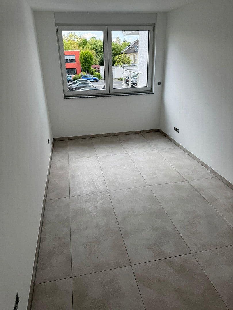 Prenájom bytu 4-izbový 107 m², Berliner Str. 911, Köln, Severné Porýnie - Westfálsko Prenájom bytu 4-izbový 107 m², Berliner Str. 911, Köln, Severné Porýnie - Westfálsko