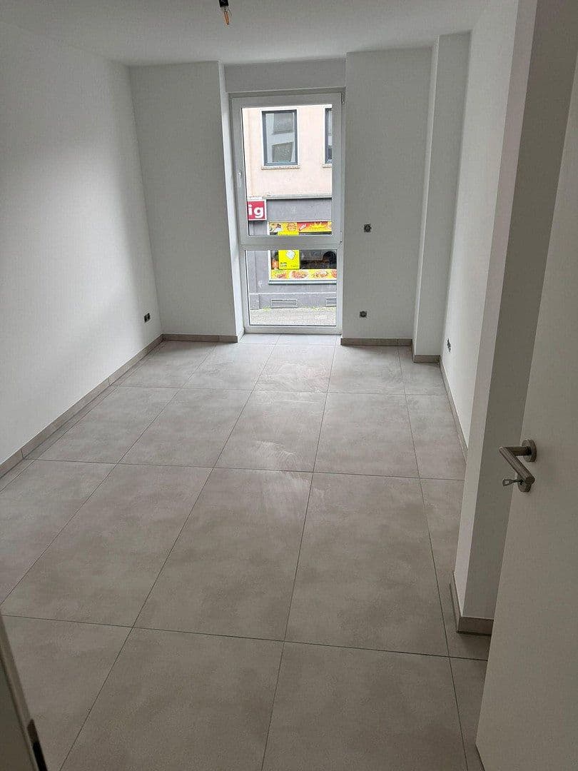 Prenájom bytu 4-izbový 107 m², Berliner Str. 911, Köln, Severné Porýnie - Westfálsko Prenájom bytu 4-izbový 107 m², Berliner Str. 911, Köln, Severné Porýnie - Westfálsko