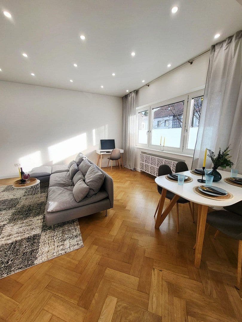 Prenájom bytu 3-izbový 106 m², Mulheim an der Ruhr, Severné Porýnie - Westfálsko Prenájom bytu 3-izbový 106 m², Mulheim an der Ruhr, Severné Porýnie - Westfálsko