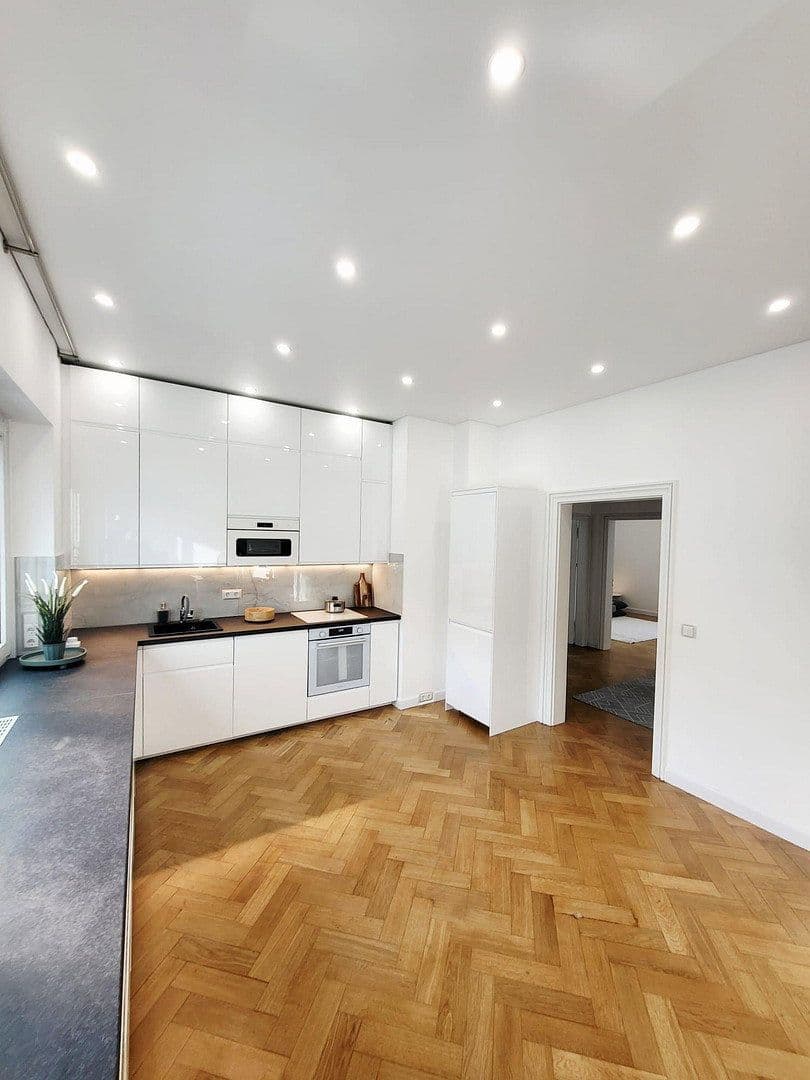 Prenájom bytu 3-izbový 106 m², Mulheim an der Ruhr, Severné Porýnie - Westfálsko Prenájom bytu 3-izbový 106 m², Mulheim an der Ruhr, Severné Porýnie - Westfálsko