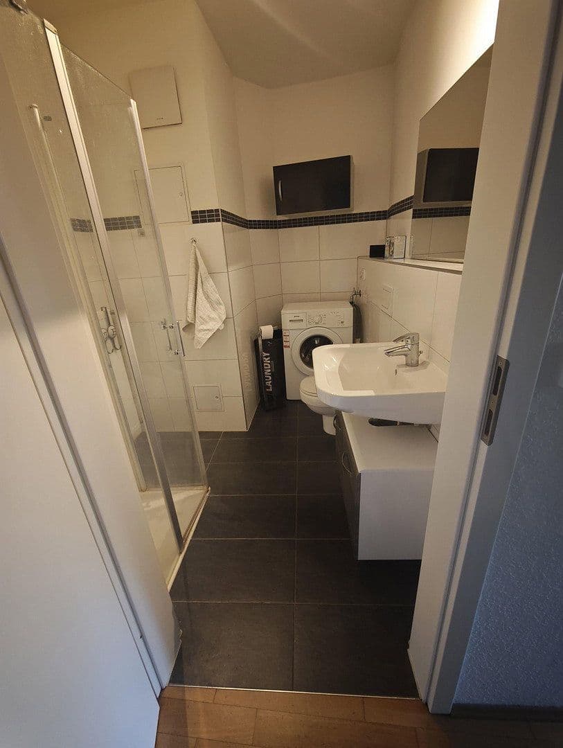 Prenájom bytu 2-izbový 48 m², Mannheim, Bádensko-Wurttembersko Prenájom bytu 2-izbový 48 m², Mannheim, Bádensko-Wurttembersko