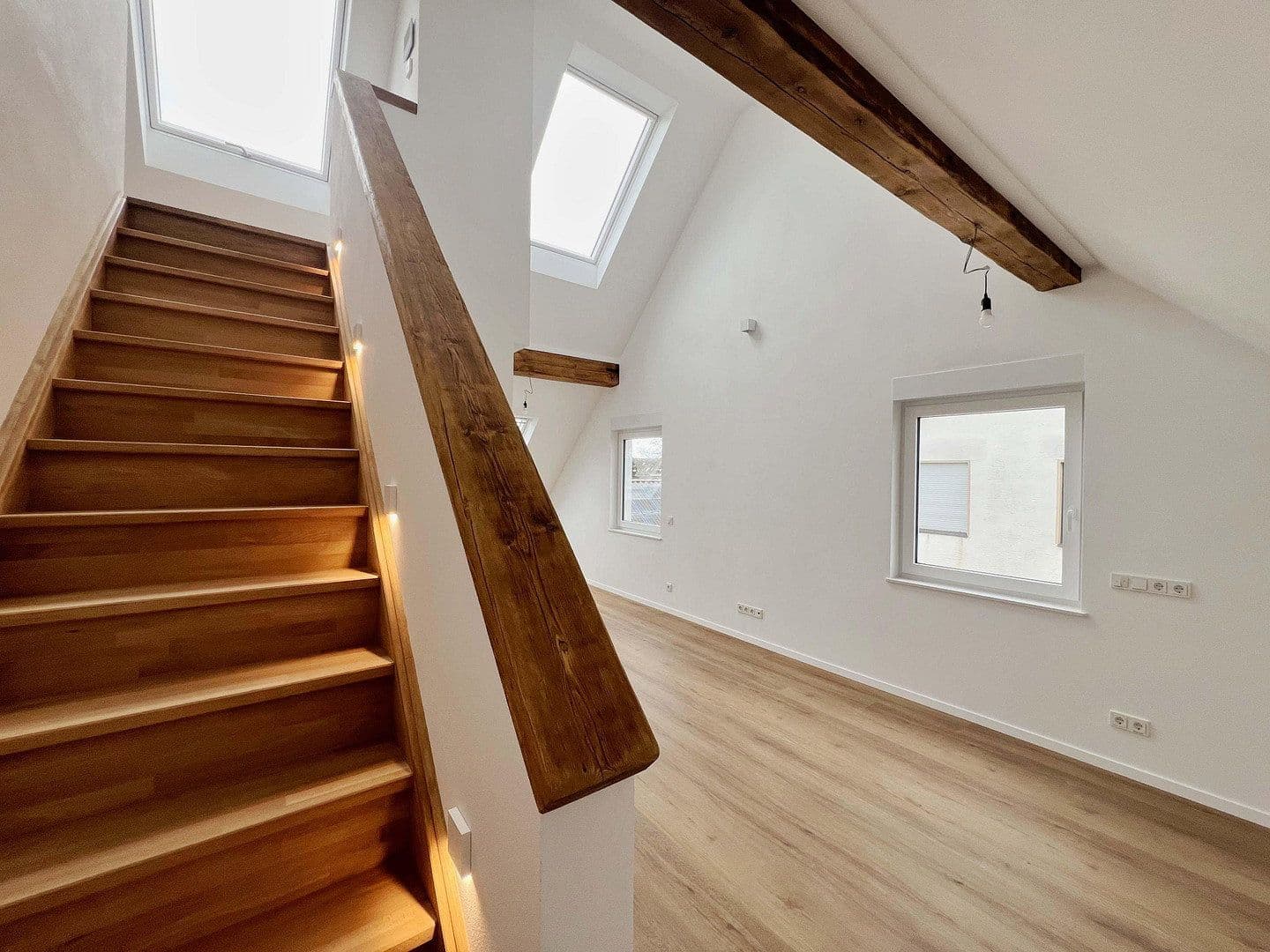 Prenájom bytu 4-izbový 120 m², Pfarrer-Werr-Straße, 40, Troisdorf, Severné Porýnie - Westfálsko Prenájom bytu 4-izbový 120 m², Pfarrer-Werr-Straße, 40, Troisdorf, Severné Porýnie - Westfálsko