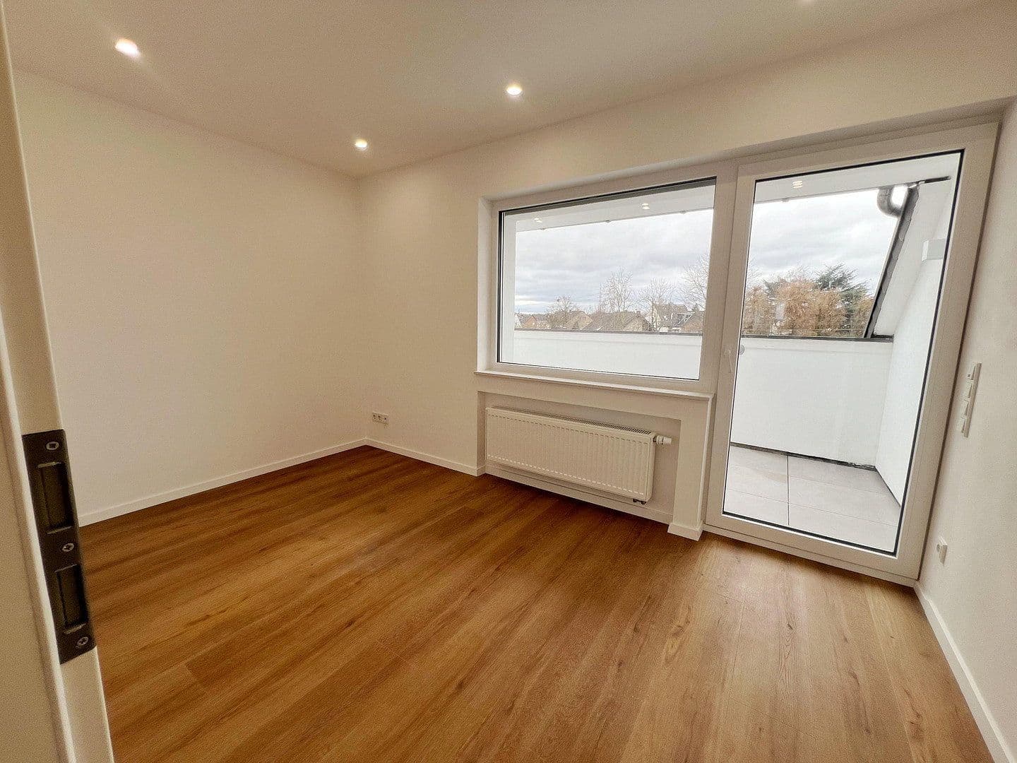 Prenájom bytu 4-izbový 120 m², Pfarrer-Werr-Straße, 40, Troisdorf, Severné Porýnie - Westfálsko Prenájom bytu 4-izbový 120 m², Pfarrer-Werr-Straße, 40, Troisdorf, Severné Porýnie - Westfálsko