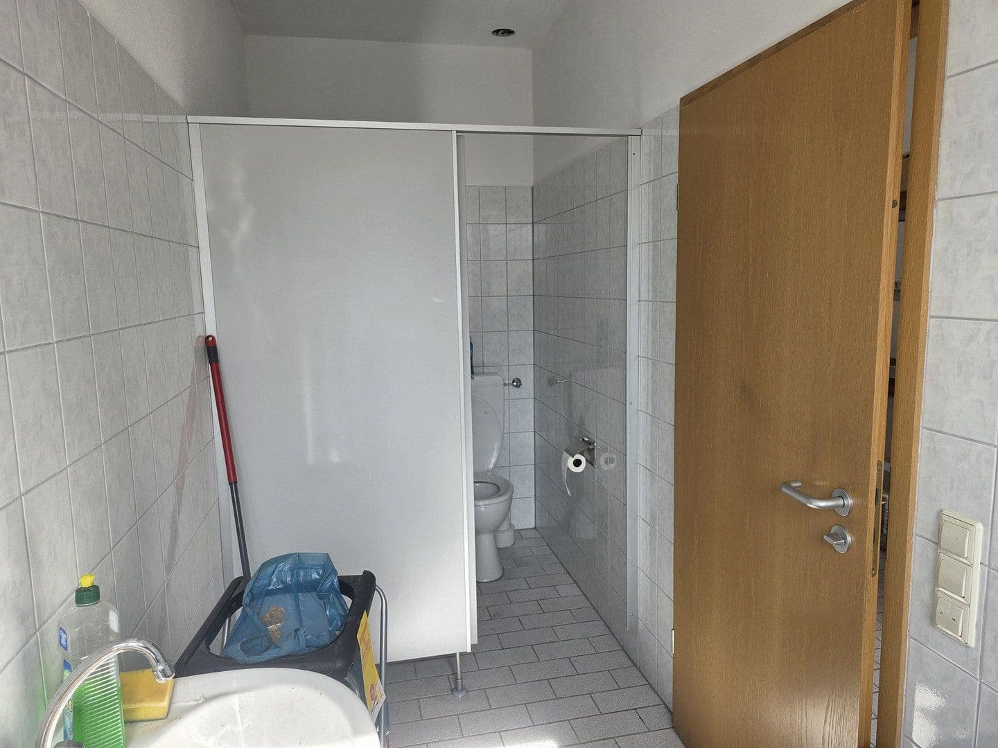 Prenájom nebytového priestoru 454 m², Plüderhausen, Bádensko-Wurttembersko Prenájom nebytového priestoru 454 m², Plüderhausen, Bádensko-Wurttembersko
