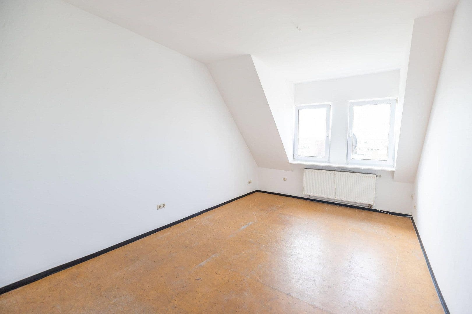 Predaj domu 733 m², pozemek 450 m², Nürnberg, Bavorsko Predaj domu 733 m², pozemek 450 m², Nürnberg, Bavorsko