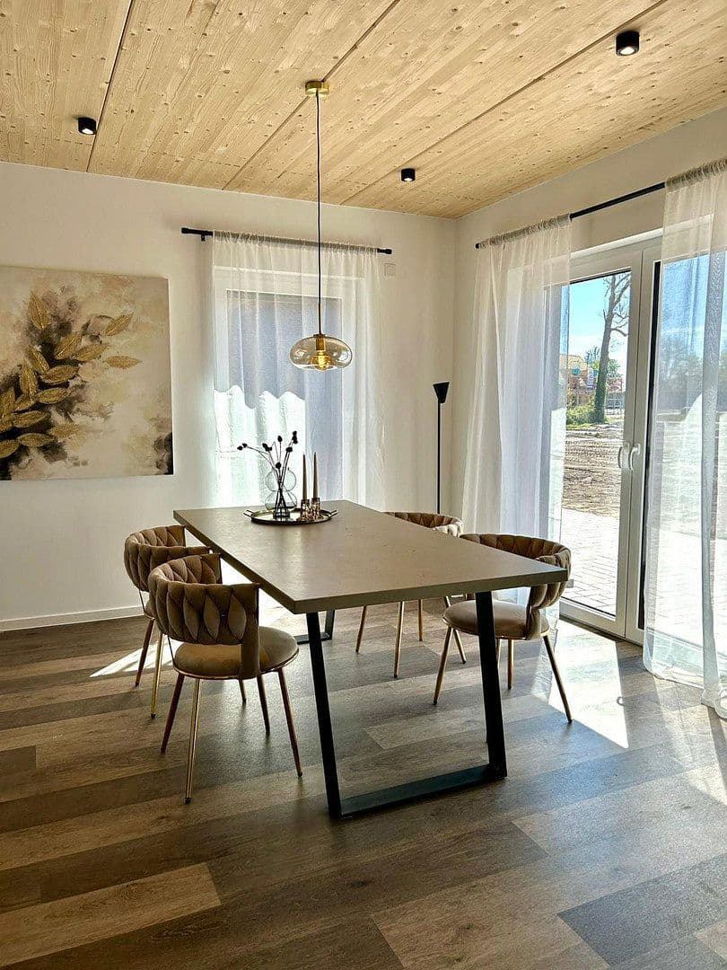 Predaj domu 125 m², pozemek 400 m², Apen, Dolné Sasko Predaj domu 125 m², pozemek 400 m², Apen, Dolné Sasko
