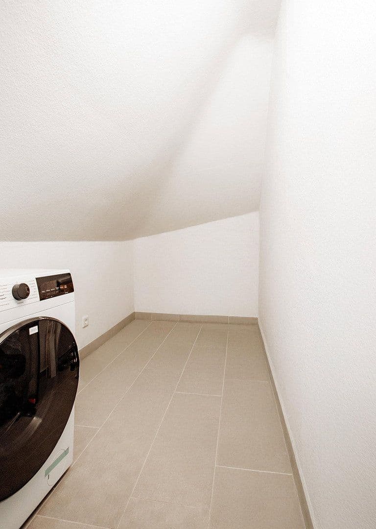 Prenájom bytu 2-izbový 67 m², Adolf-Flecken Str., Neuss, Severné Porýnie - Westfálsko Prenájom bytu 2-izbový 67 m², Adolf-Flecken Str., Neuss, Severné Porýnie - Westfálsko