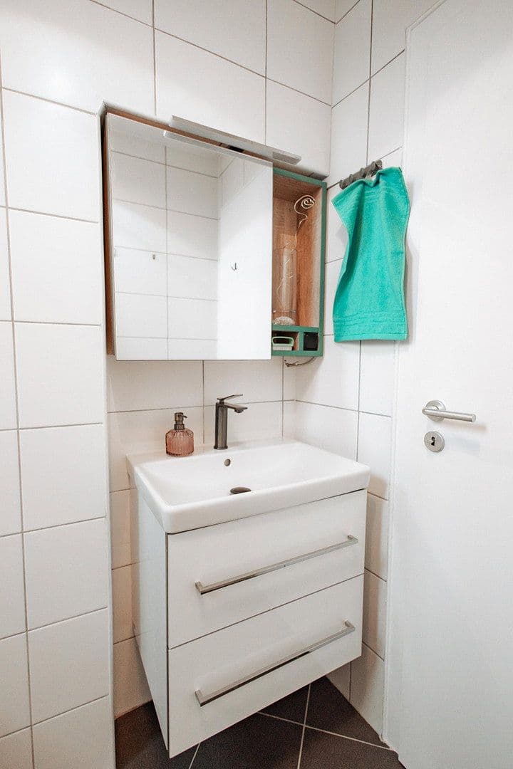 Prenájom bytu 2-izbový 67 m², Adolf-Flecken Str., Neuss, Severné Porýnie - Westfálsko Prenájom bytu 2-izbový 67 m², Adolf-Flecken Str., Neuss, Severné Porýnie - Westfálsko