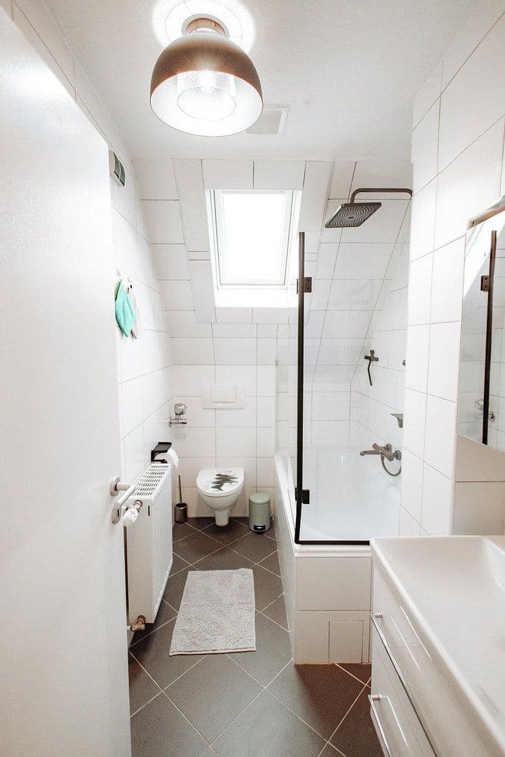 Prenájom bytu 2-izbový 67 m², Adolf-Flecken Str., Neuss, Severné Porýnie - Westfálsko Prenájom bytu 2-izbový 67 m², Adolf-Flecken Str., Neuss, Severné Porýnie - Westfálsko