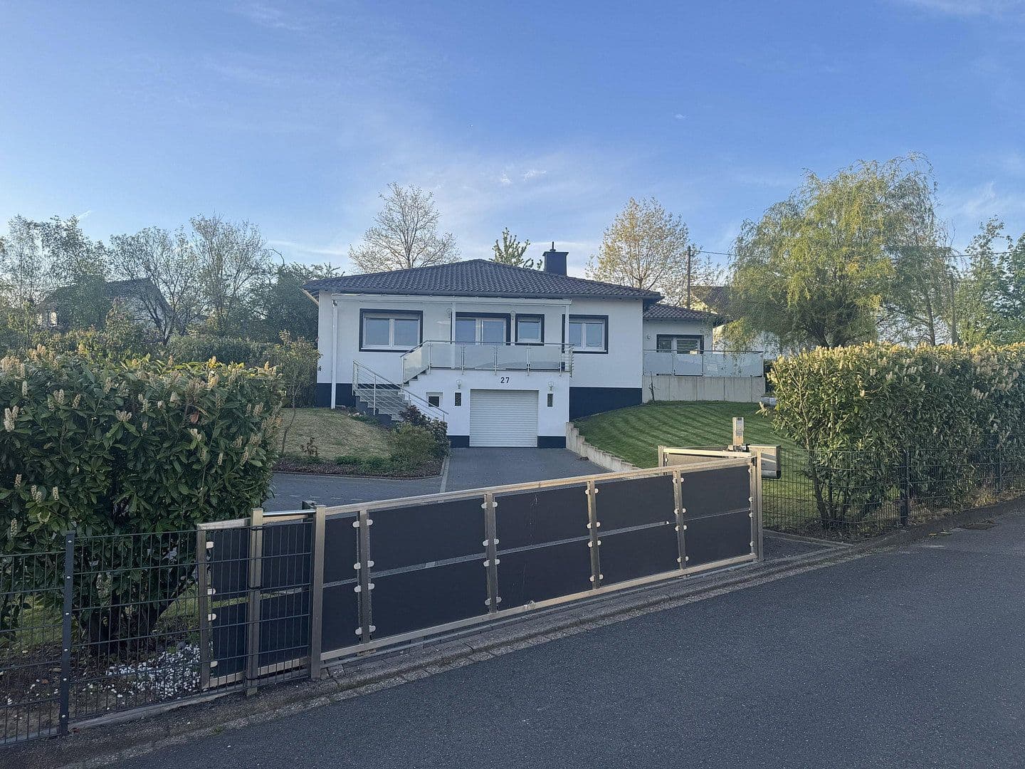 Predaj domu 174 m², pozemek 927 m², Asbach, Porýnie-Falcko Predaj domu 174 m², pozemek 927 m², Asbach, Porýnie-Falcko