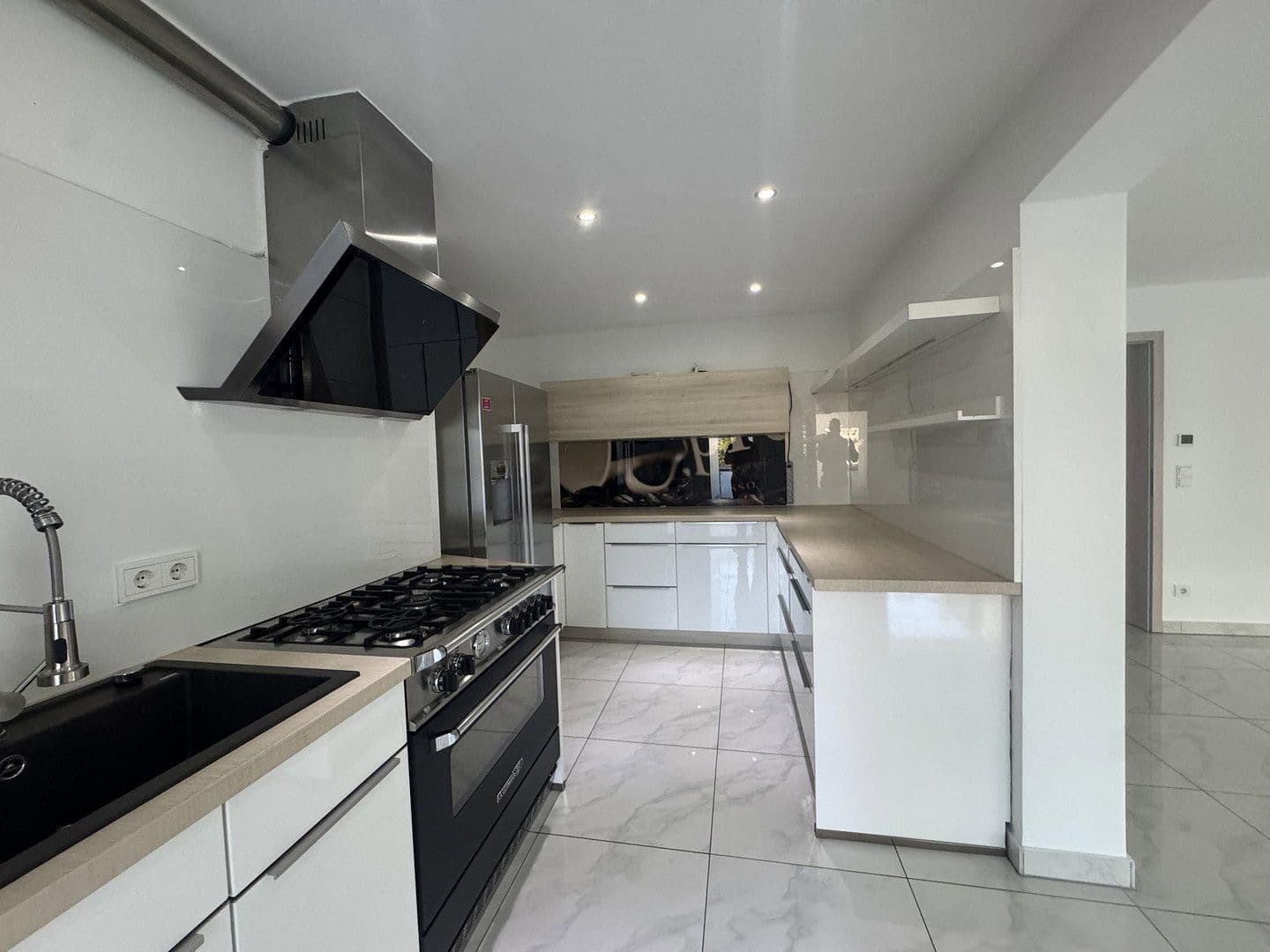 Predaj domu 174 m², pozemek 927 m², Asbach, Porýnie-Falcko Predaj domu 174 m², pozemek 927 m², Asbach, Porýnie-Falcko