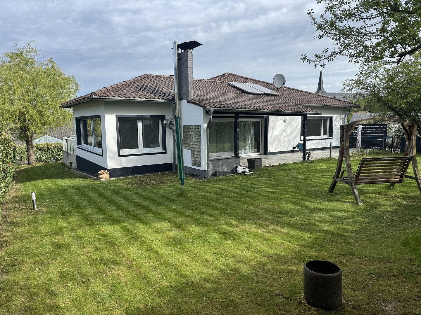Predaj domu 174 m², pozemek 927 m², Asbach, Porýnie-Falcko Predaj domu 174 m², pozemek 927 m², Asbach, Porýnie-Falcko