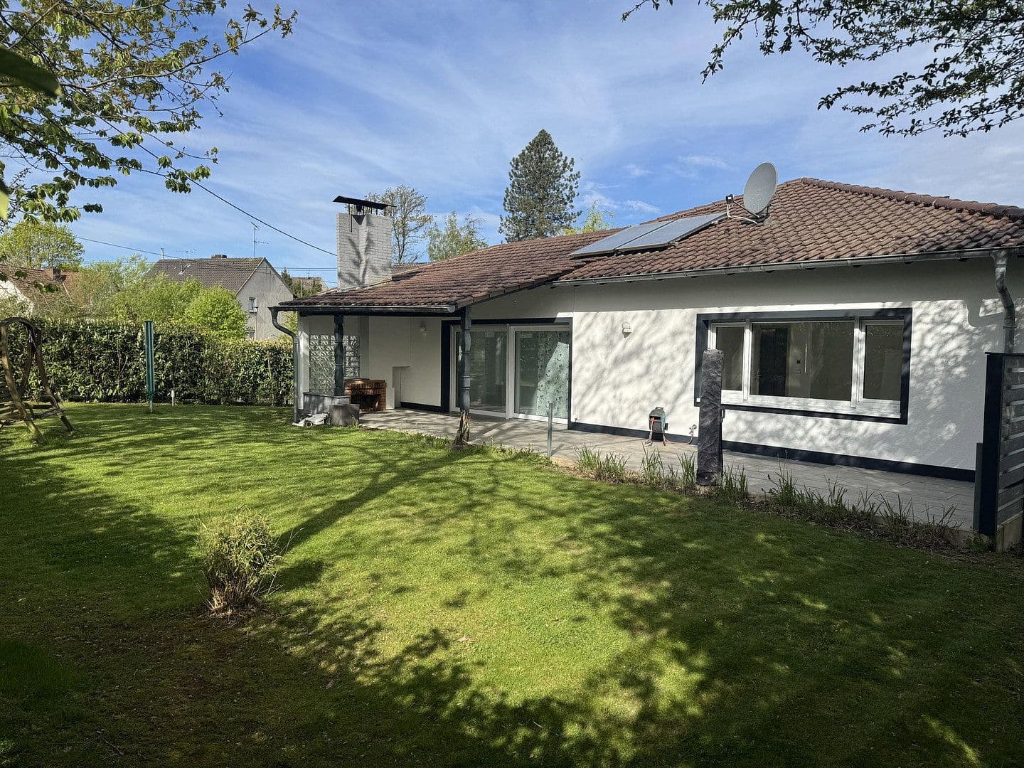 Predaj domu 174 m², pozemek 927 m², Asbach, Porýnie-Falcko Predaj domu 174 m², pozemek 927 m², Asbach, Porýnie-Falcko