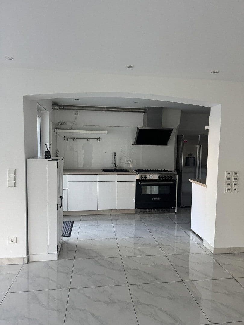 Predaj domu 174 m², pozemek 927 m², Asbach, Porýnie-Falcko Predaj domu 174 m², pozemek 927 m², Asbach, Porýnie-Falcko