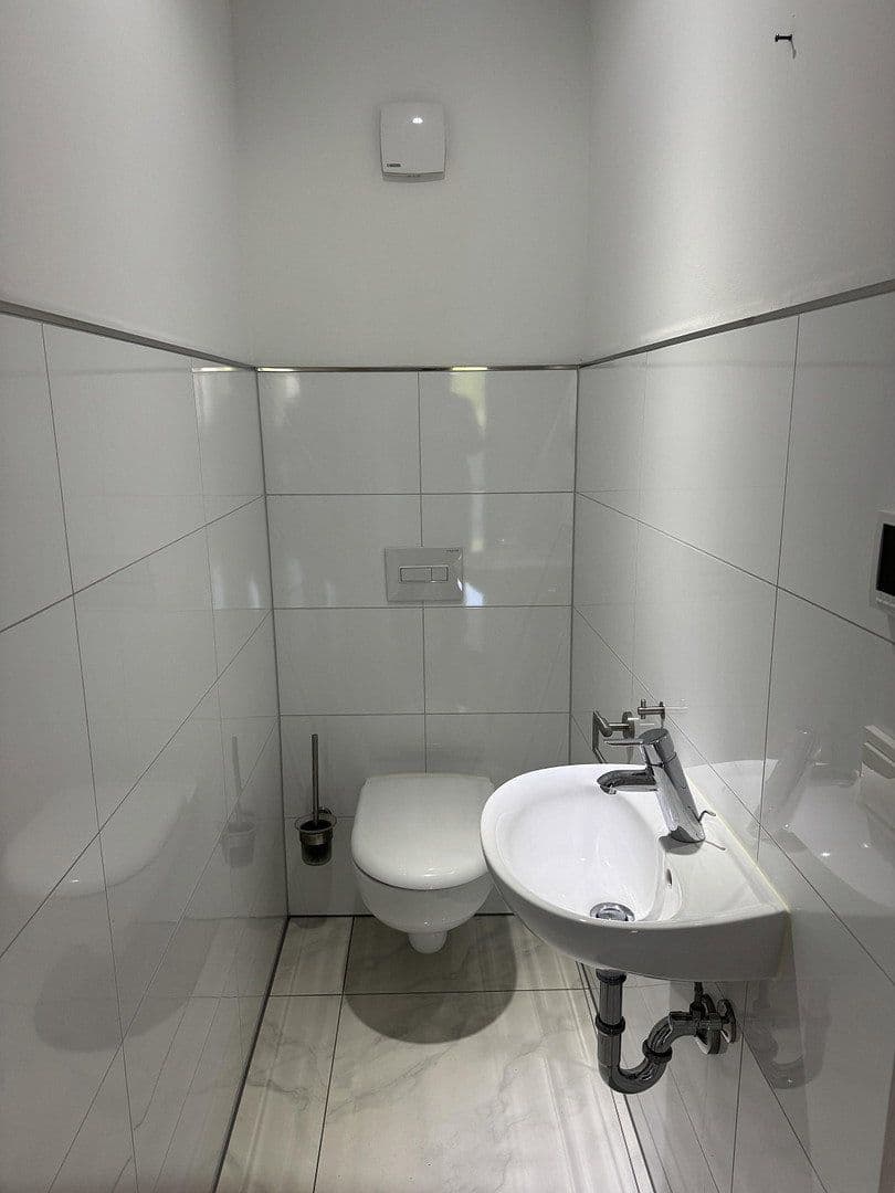 Predaj domu 174 m², pozemek 927 m², Asbach, Porýnie-Falcko Predaj domu 174 m², pozemek 927 m², Asbach, Porýnie-Falcko