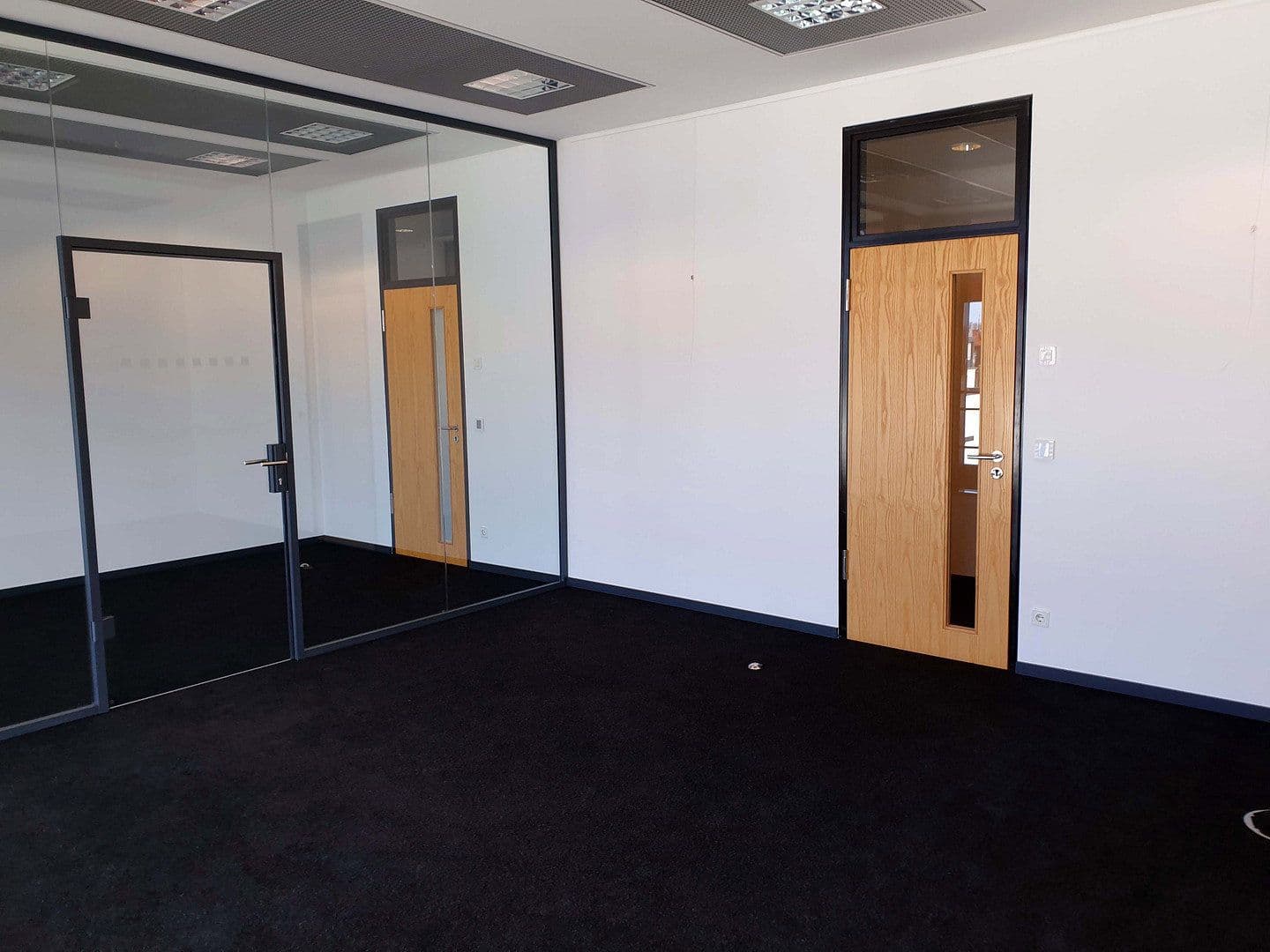 Prenájom kancelárie 251 m², Kurfürstendamm 40, Berlin Charlottenburg Wilmersdorf, Berlín Prenájom kancelárie 251 m², Kurfürstendamm 40, Berlin Charlottenburg Wilmersdorf, Berlín