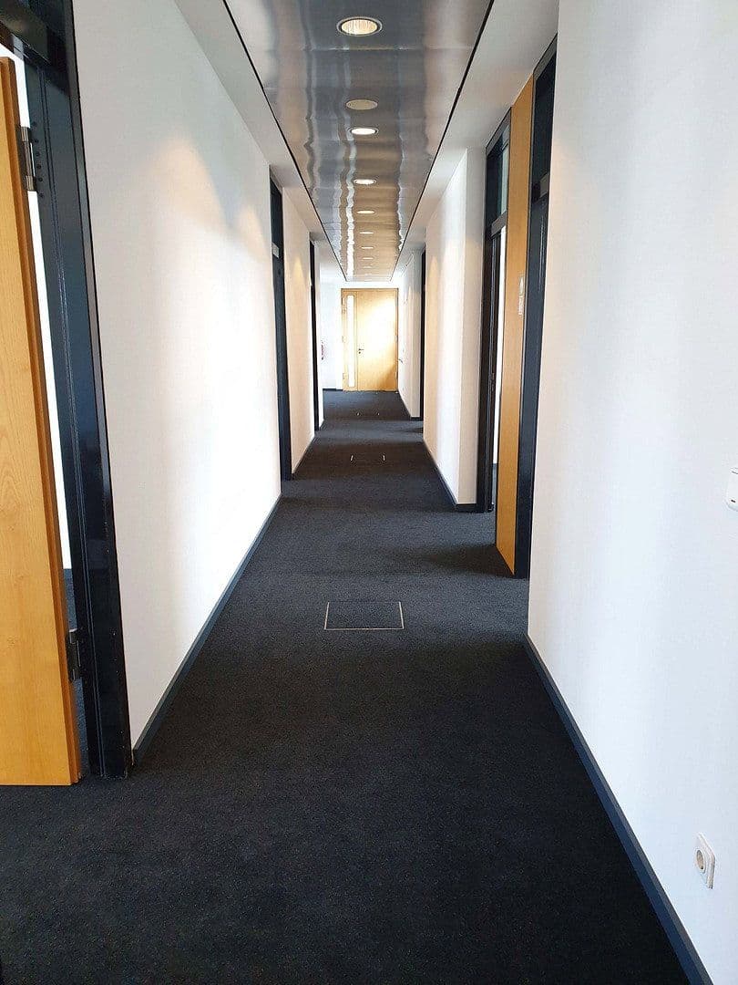 Prenájom kancelárie 251 m², Kurfürstendamm 40, Berlin Charlottenburg Wilmersdorf, Berlín Prenájom kancelárie 251 m², Kurfürstendamm 40, Berlin Charlottenburg Wilmersdorf, Berlín