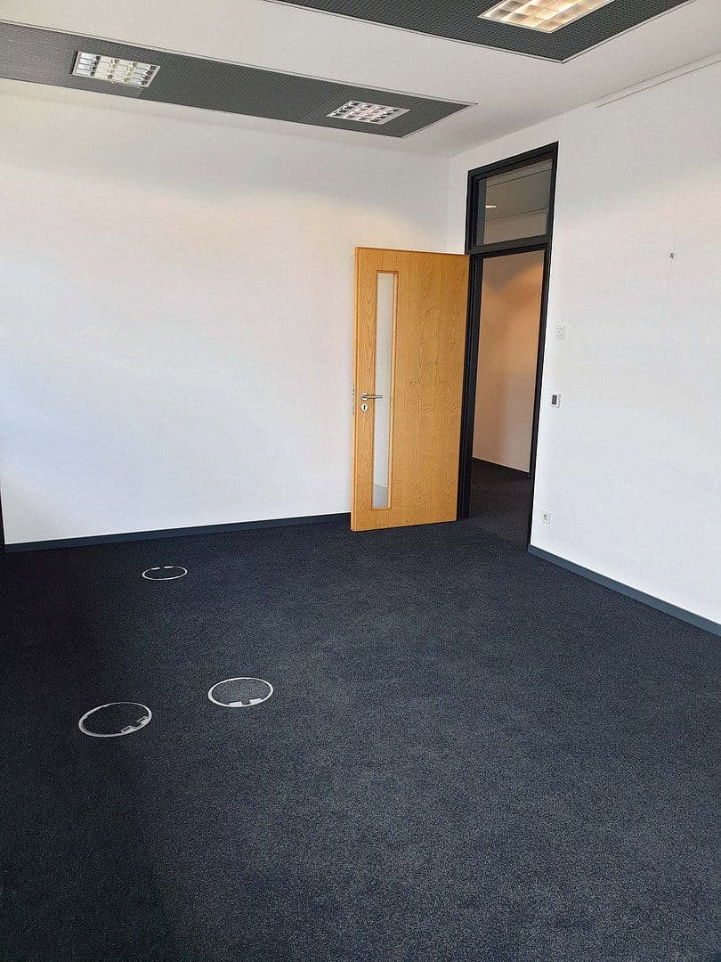 Prenájom kancelárie 251 m², Kurfürstendamm 40, Berlin Charlottenburg Wilmersdorf, Berlín Prenájom kancelárie 251 m², Kurfürstendamm 40, Berlin Charlottenburg Wilmersdorf, Berlín