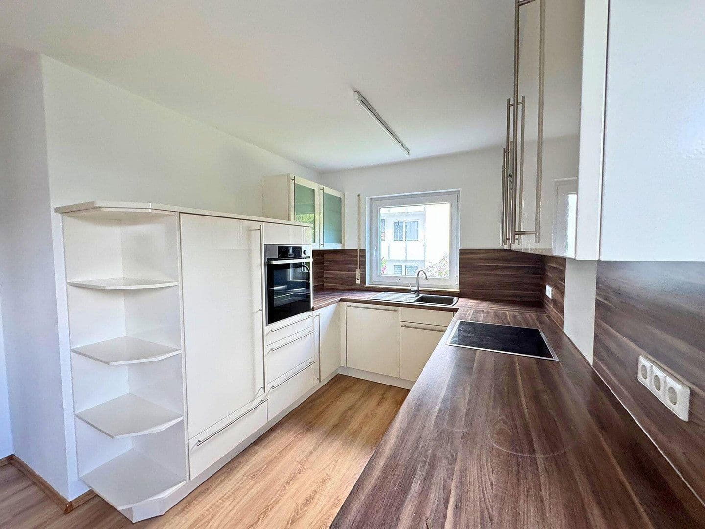 Prenájom bytu 3-izbový 73 m², Machtolsheimer Weg 4, Laichingen, Bádensko-Wurttembersko Prenájom bytu 3-izbový 73 m², Machtolsheimer Weg 4, Laichingen, Bádensko-Wurttembersko