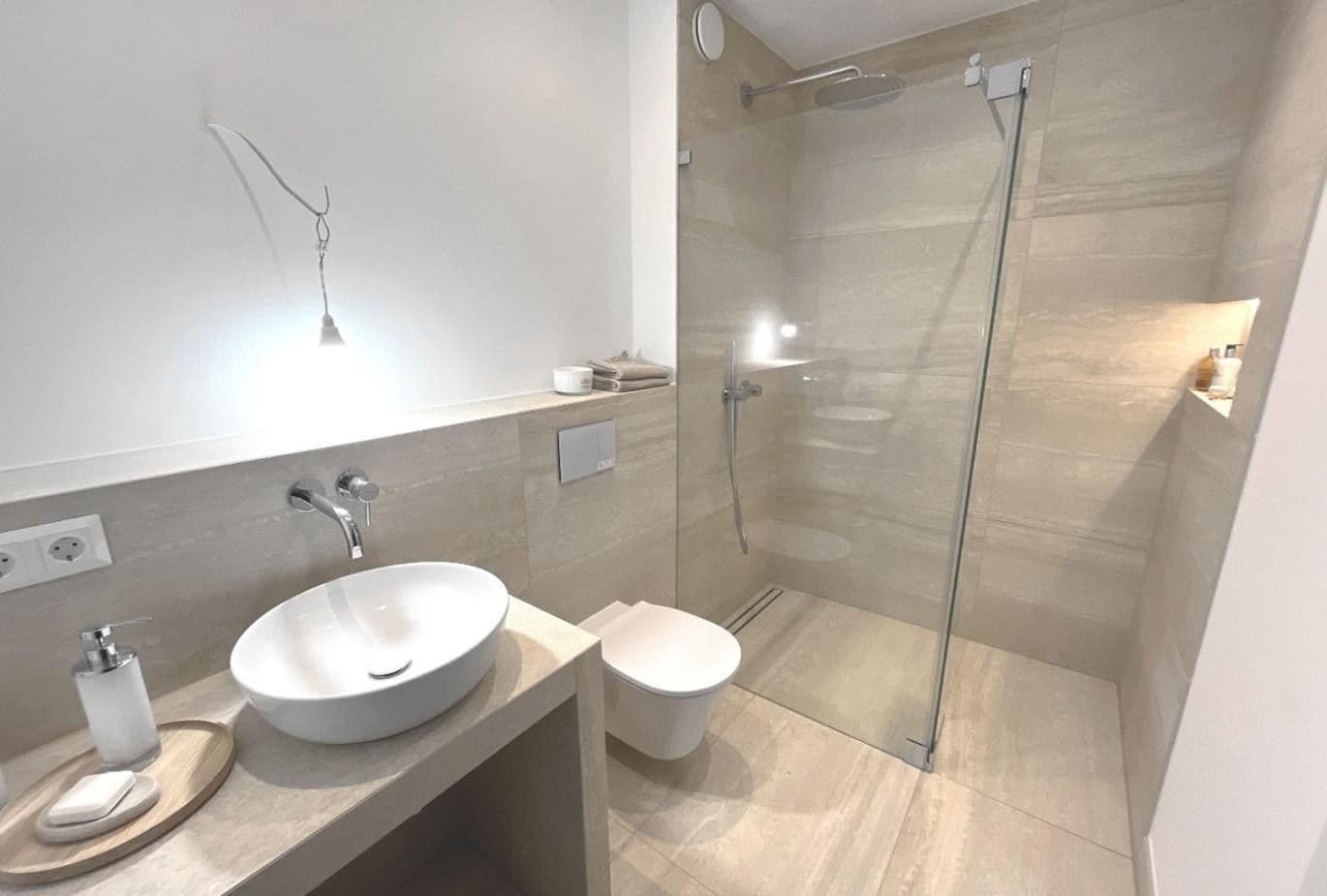 Predaj domu 234 m², pozemek 298 m², Oberschlesische Straße 20a, München, Bavorsko Predaj domu 234 m², pozemek 298 m², Oberschlesische Straße 20a, München, Bavorsko