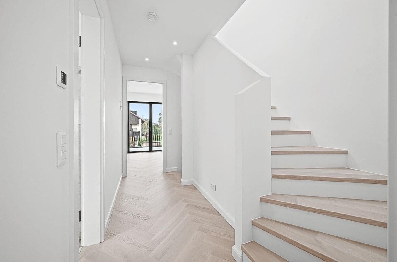 Predaj domu 234 m², pozemek 298 m², Oberschlesische Straße 20a, München, Bavorsko Predaj domu 234 m², pozemek 298 m², Oberschlesische Straße 20a, München, Bavorsko